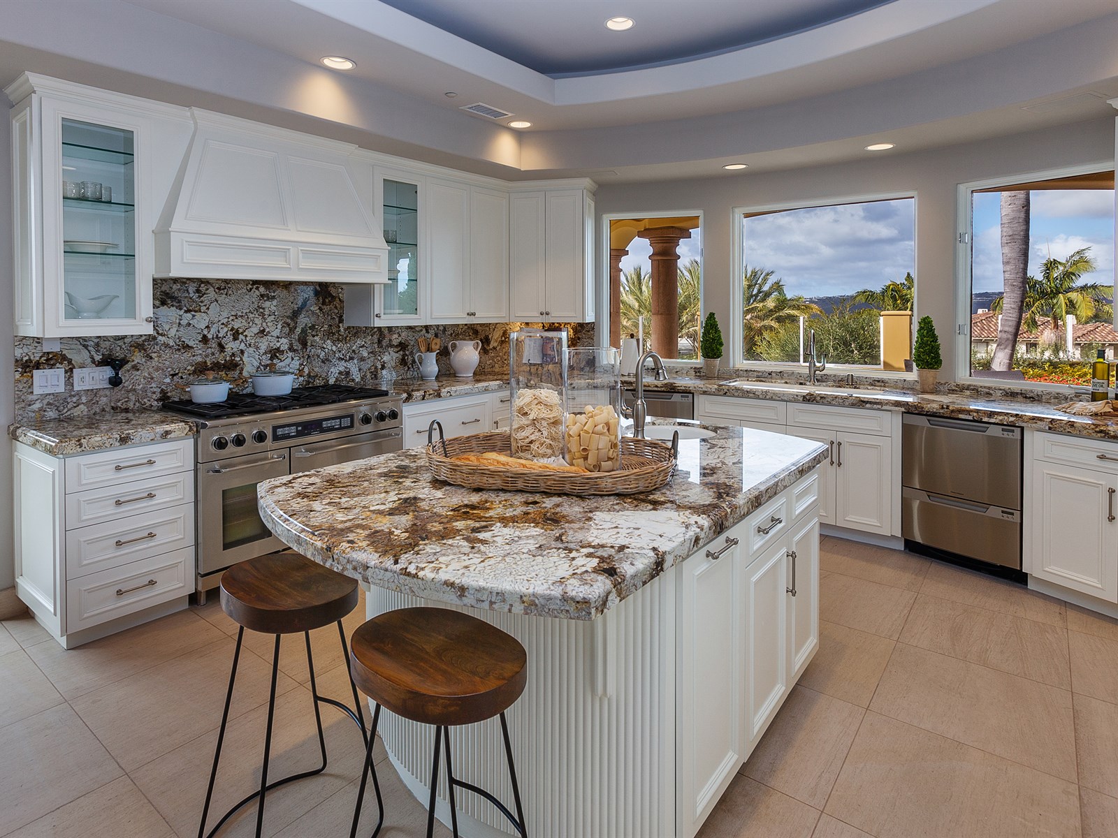 008_Kitchen.jpg