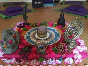 Meditation Course This course will give you all the tools to help alleviate the stresses and strains of living in a competitive society, the tools for self transformation and all that you need for a sustainable home meditation practise.
