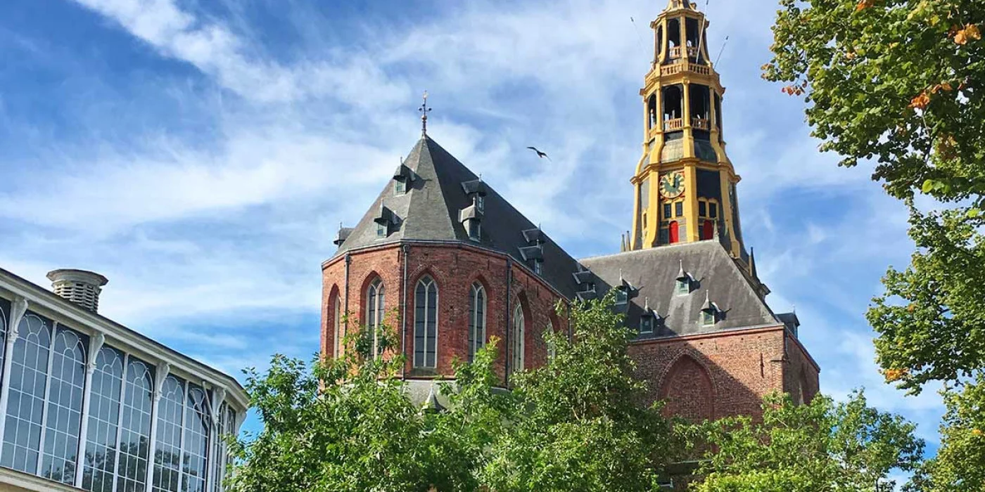 der aa-kerk met blauwe lucht web.jpg