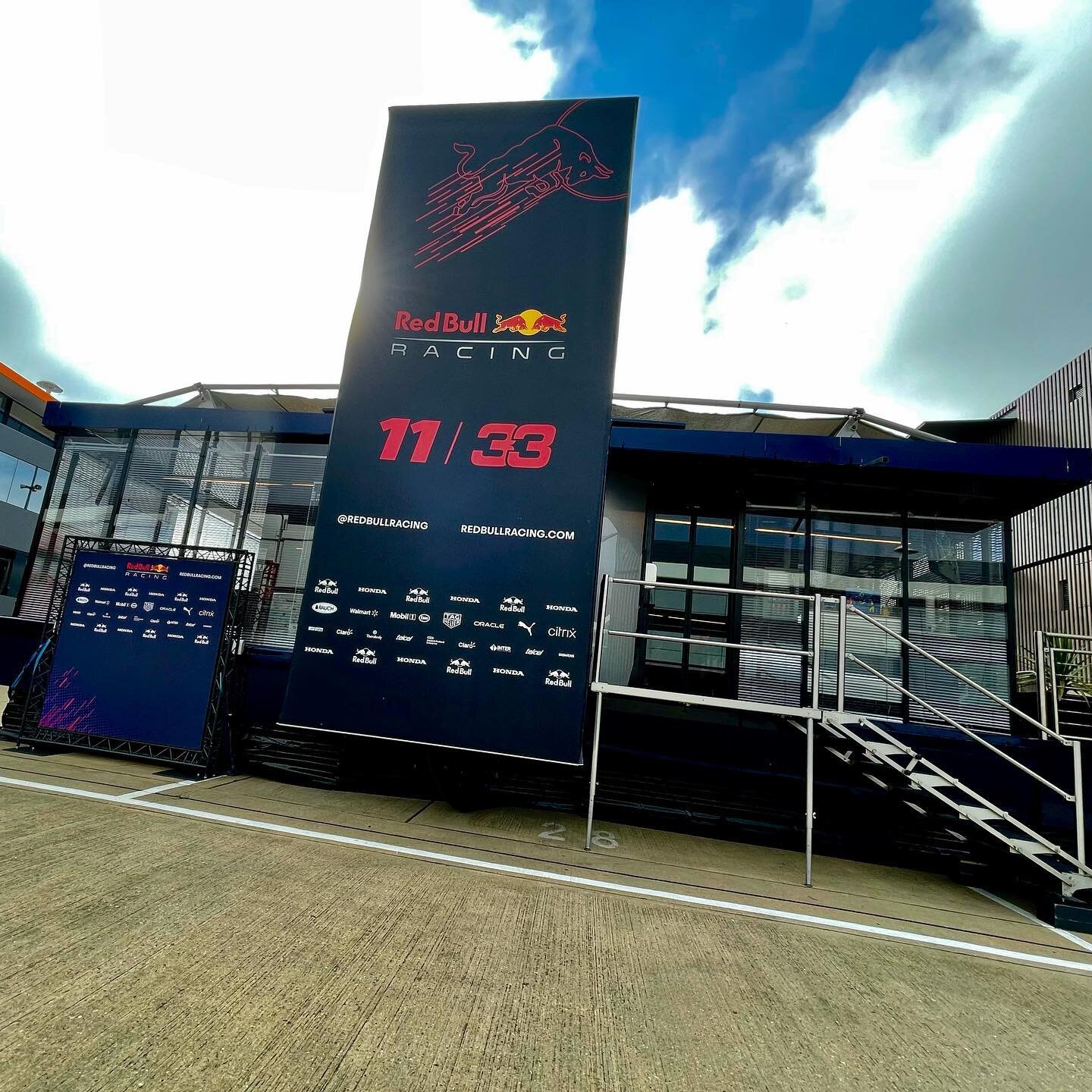 Not everyday you get to walk around the F1 paddock ahead of the Silverstone Grand Prix 🎥 🏎 💨 

#F1 #Formula1 #GrandPrix #Silverstone #SilverstoneGrandPrix #BritishGrandPrix #paddock #F1paddock #RedBullRacing #Mclaren #Ferrari