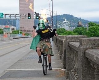 Hello Friends, 
Plesse check out my donutorama on Tuesday if you want to be seen on TV, or just to support my little doughnut shop.

Joe from KPTV Fox 12
will air segments between 7am-9am.
The The Unipiper will be there sipping on some cold brew,(he'