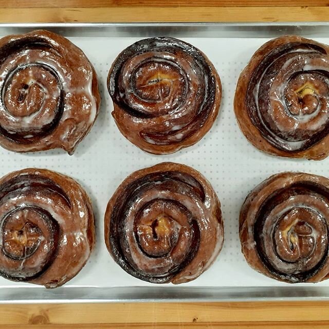 6 &times; G's,
(see the G in the center of each Cinnamon Pershing?) Come and get em, we also have other large size items.

Open 7am-2pm
weekdays

#donutyouwantmebaby
#donut
#ourfattyshandrolleddaily
#doughnuts
#wedonutgiveup
#pdxeats
#raisedinpdx
#fo