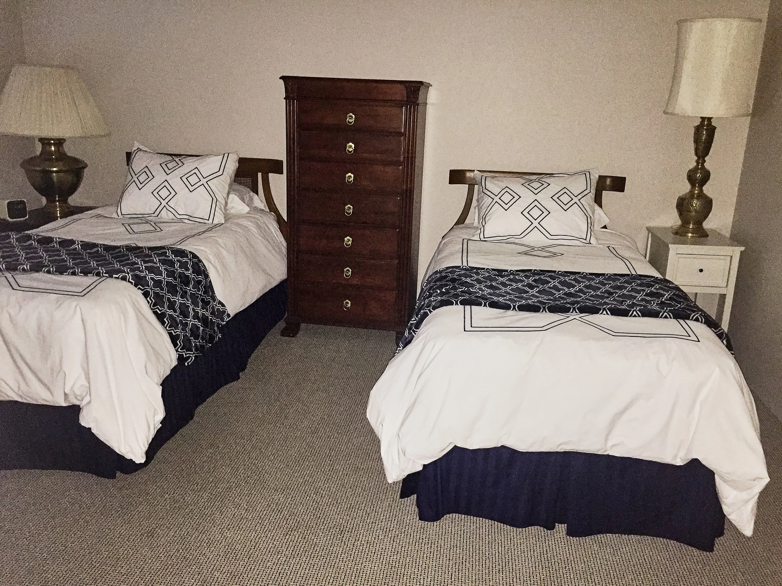 guest_bedroom_twin02.jpg