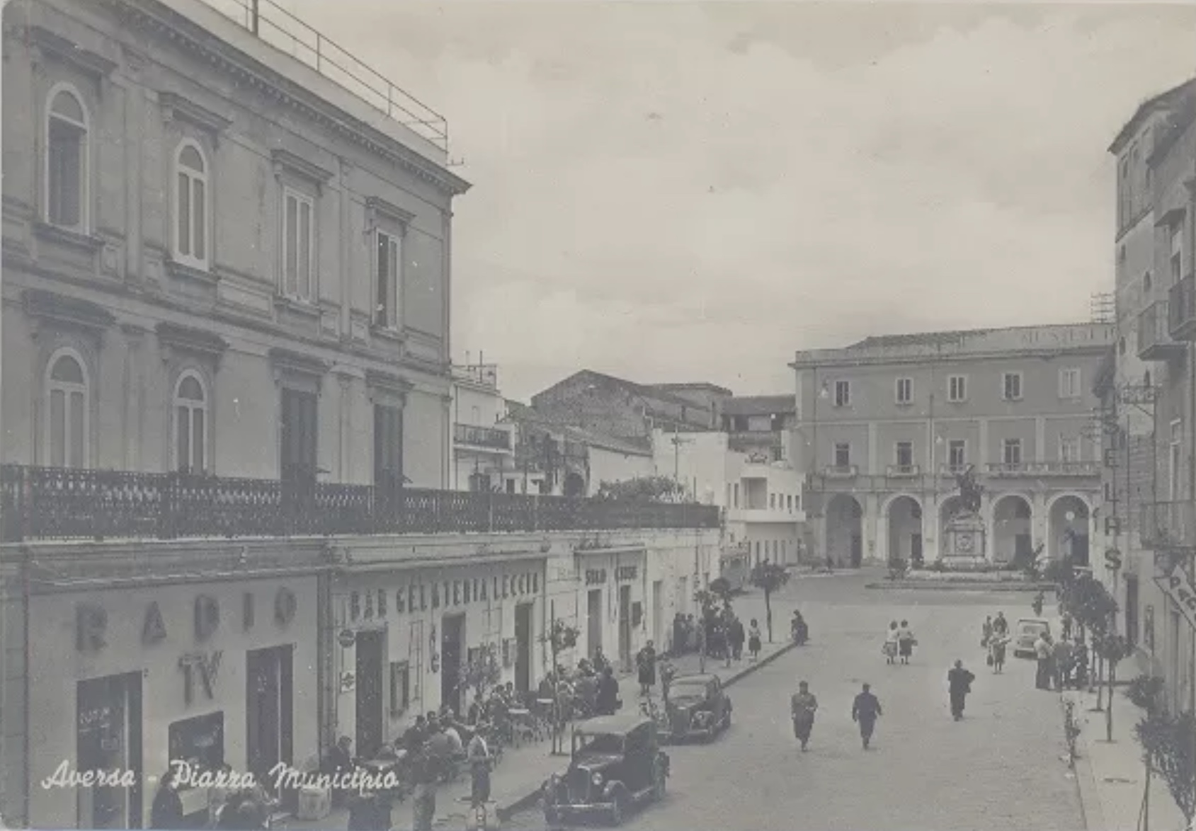 Piazza Municipio Aversa 2.jpg