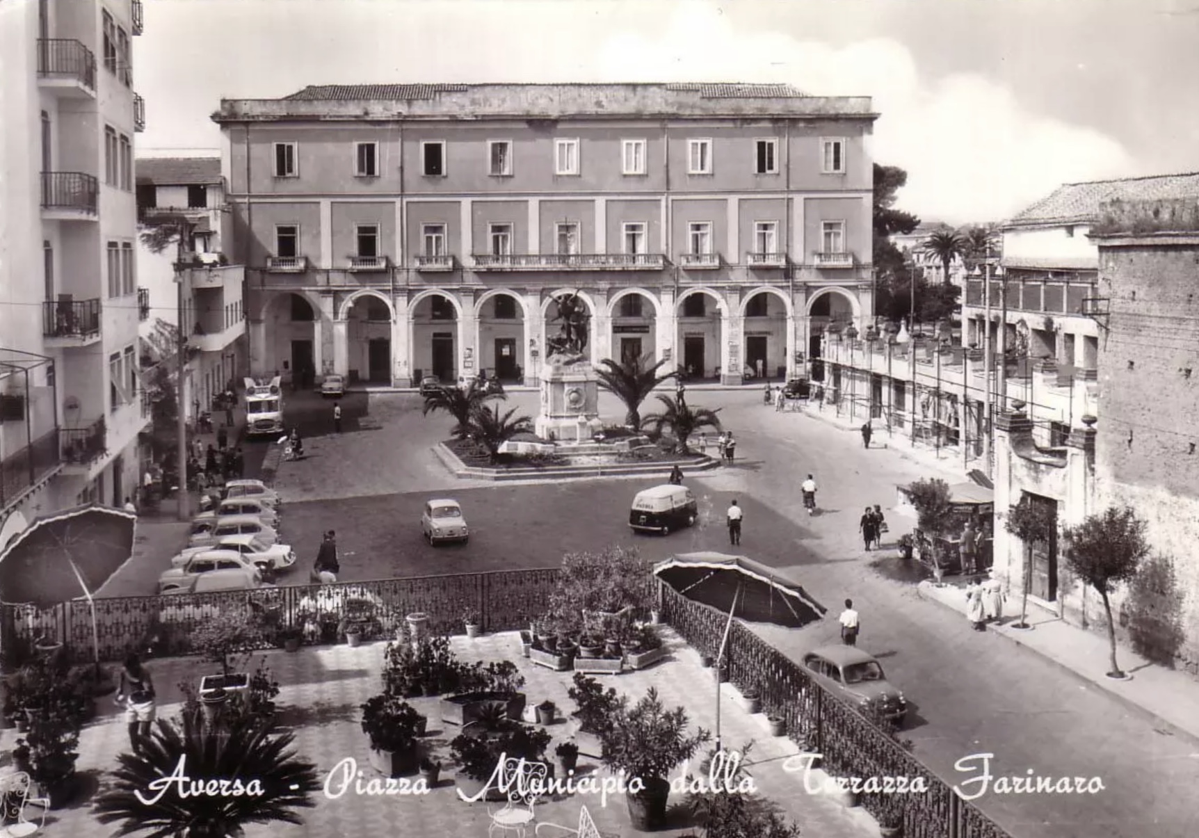 Piazza Municipio Aversa 5.jpg