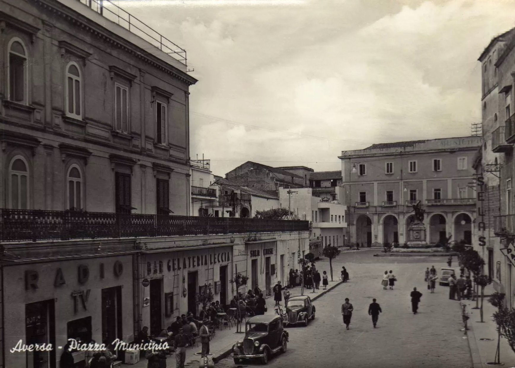 Piazza Municipio Aversa 6.jpg