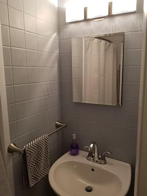 a020150463b64aa297e9041367e28330.1.jpg