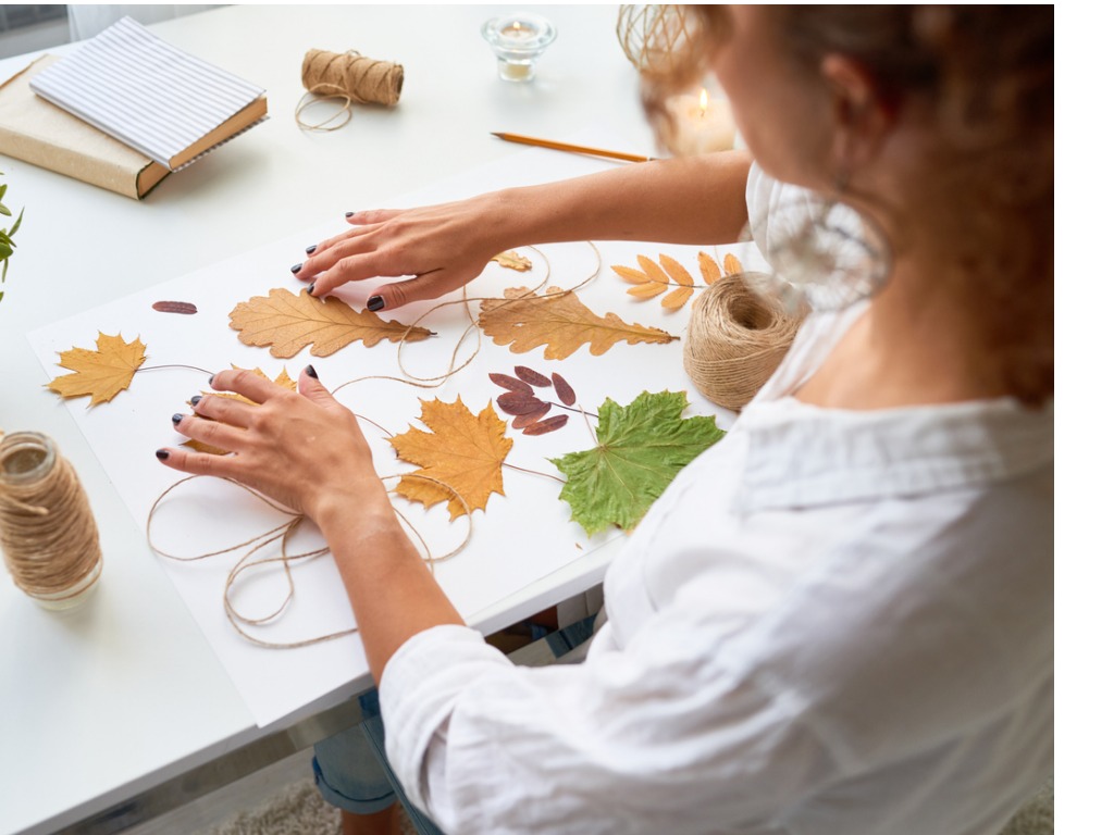 handmade-autumn-crafts-picture-id859928854.jpg