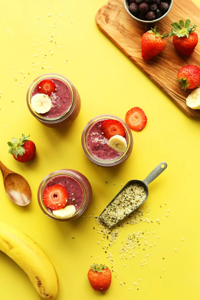 EASY-6-ingredient-BANANA-HEMPSEED-BERRY-PUDDING-Healthy-packed-with-antioxidants-and-a-delicious-breakfast-or-snack-vegan-glutenfree-pudding-snack-recipe-768x1152.jpg