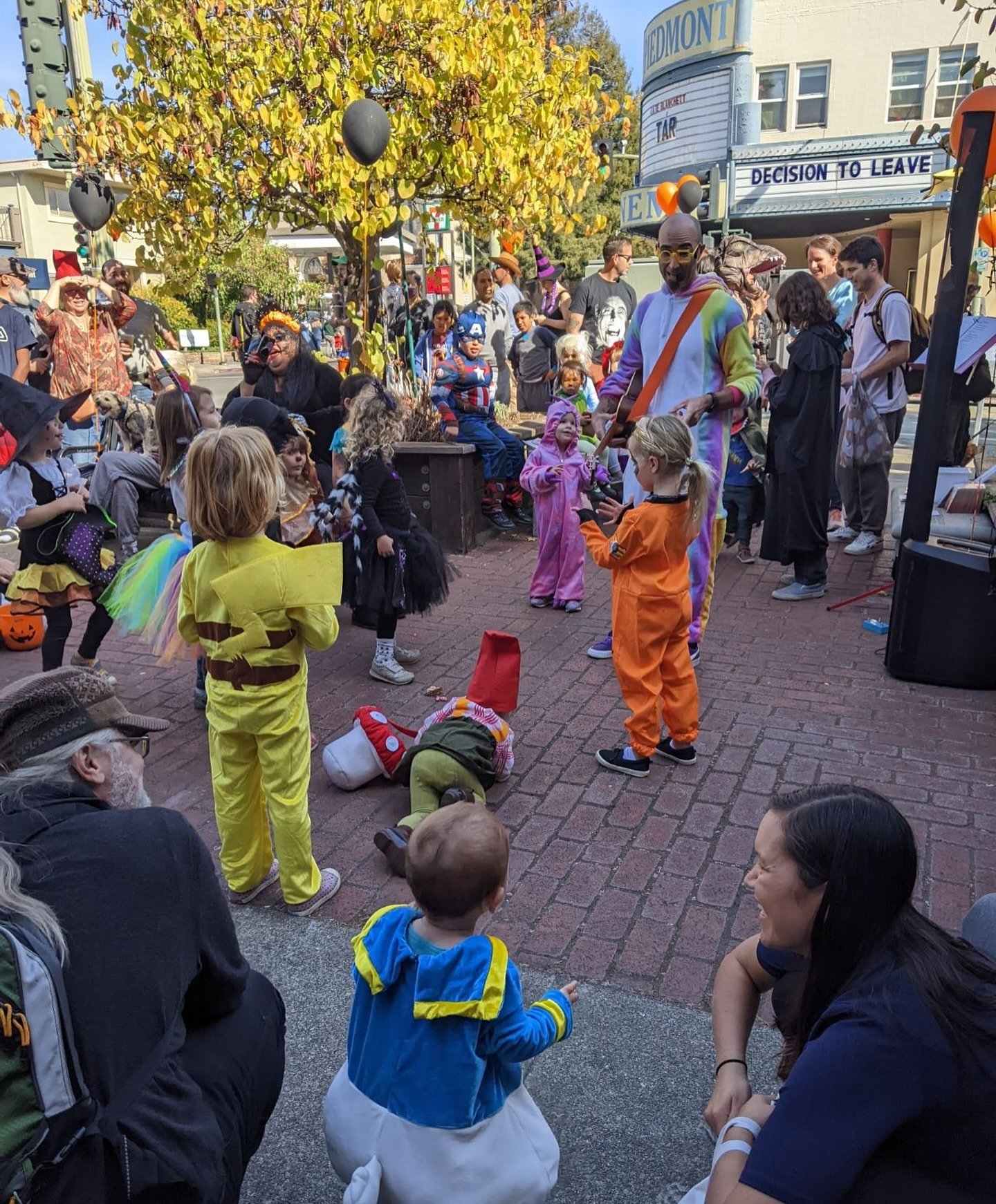 ✨🎼 We are so excited that Steve Slater of Harmony Monsters Music is performing again for this year&rsquo;s Halloween Celebration! 🎉 He will be located at Piedmont Plaza which is at Piedmont Ave. and Linda Ave. Steven brings the joy and love of musi