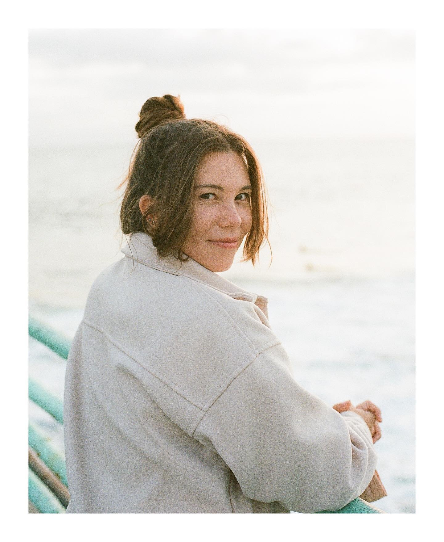 olivia &amp; sunset on 35mm

Nikon f3 // portra 400