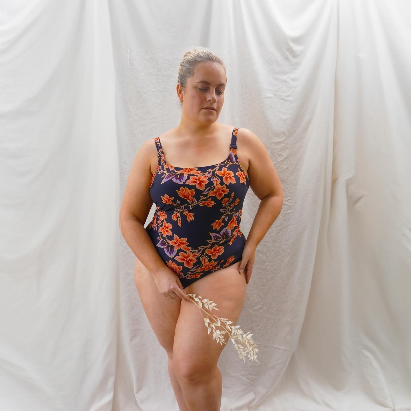 I&rsquo;ll be living in my @curvyswimwear Bahamas tank one piece this summer ☀️ 

#gifted