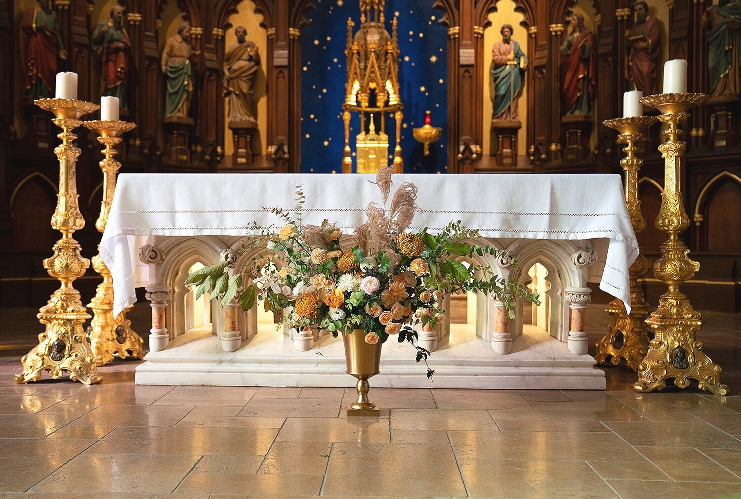 altar+flowers.jpg