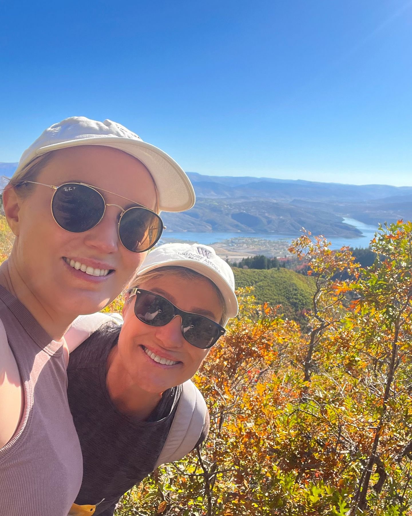 I was roped into partaking in a 10K with my mom this morning 3 days prior 😅🏃🏼&zwj;♀️⛰️ it was through the mountains of @deervalleyresort &amp; our course crossed multiple ski runs I&rsquo;ve become familiar with over years of winters at Deer Valle