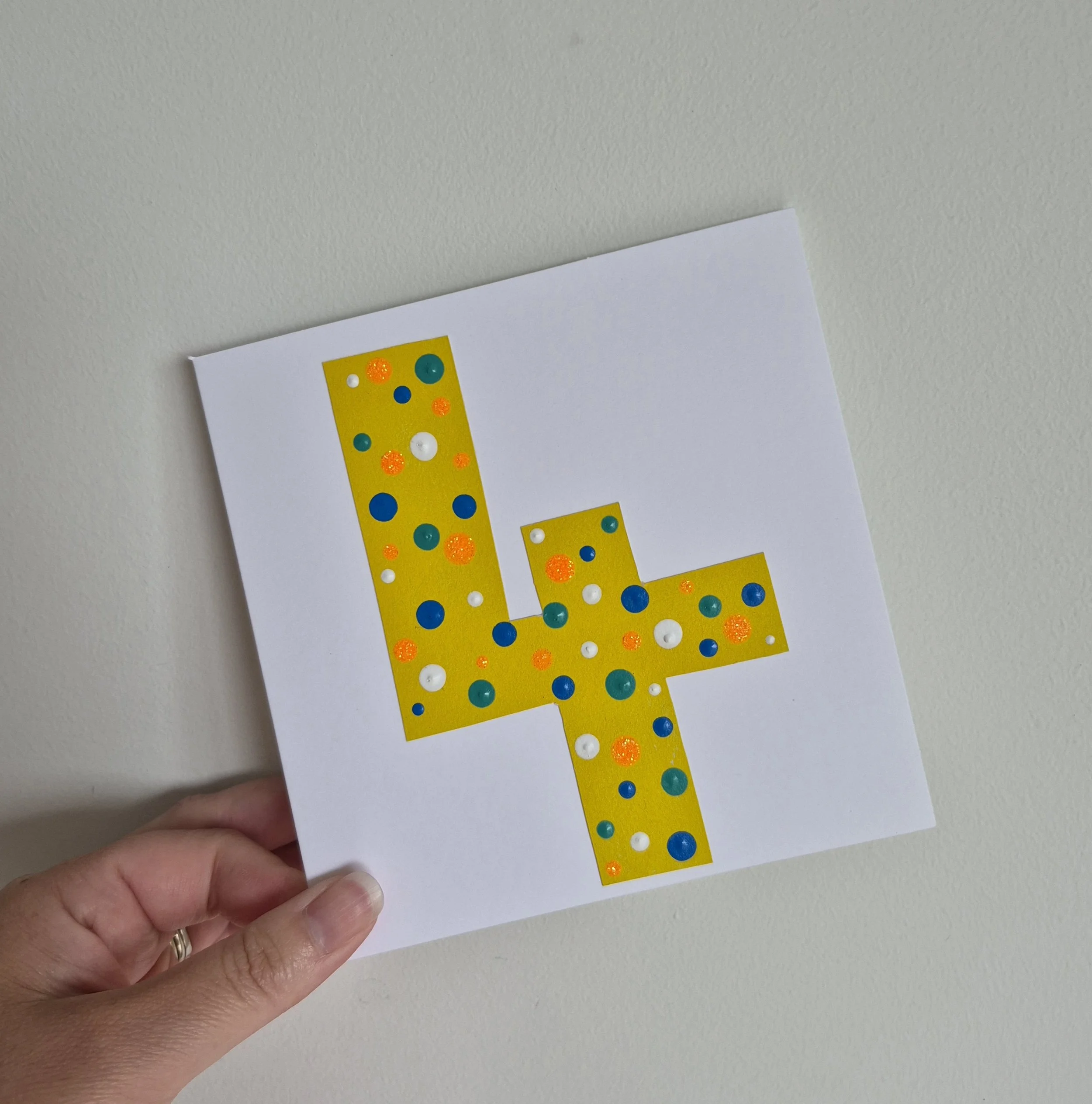 NUMBER CARD 4 - YELLOW