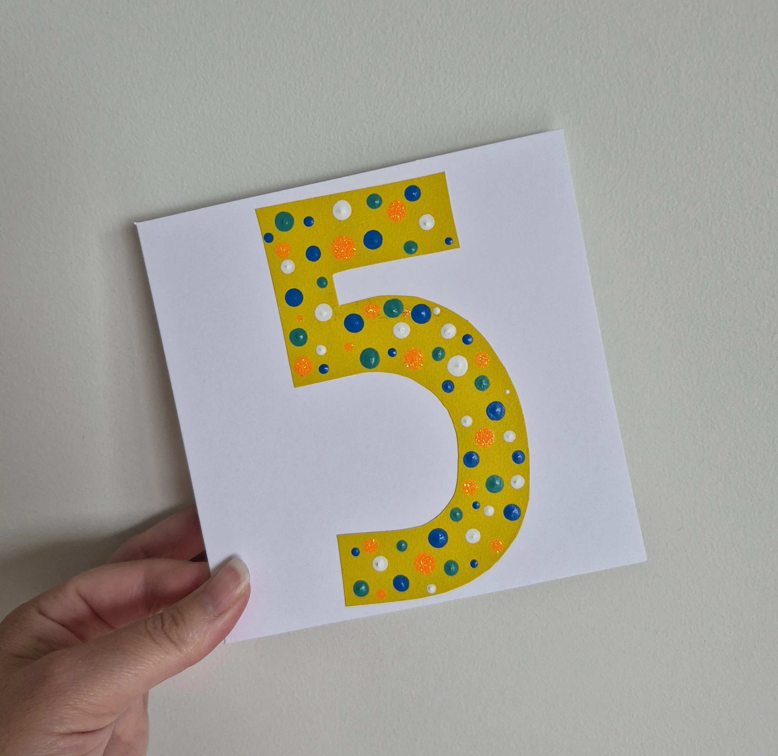 NUMBER CARD 5 - YELLOW