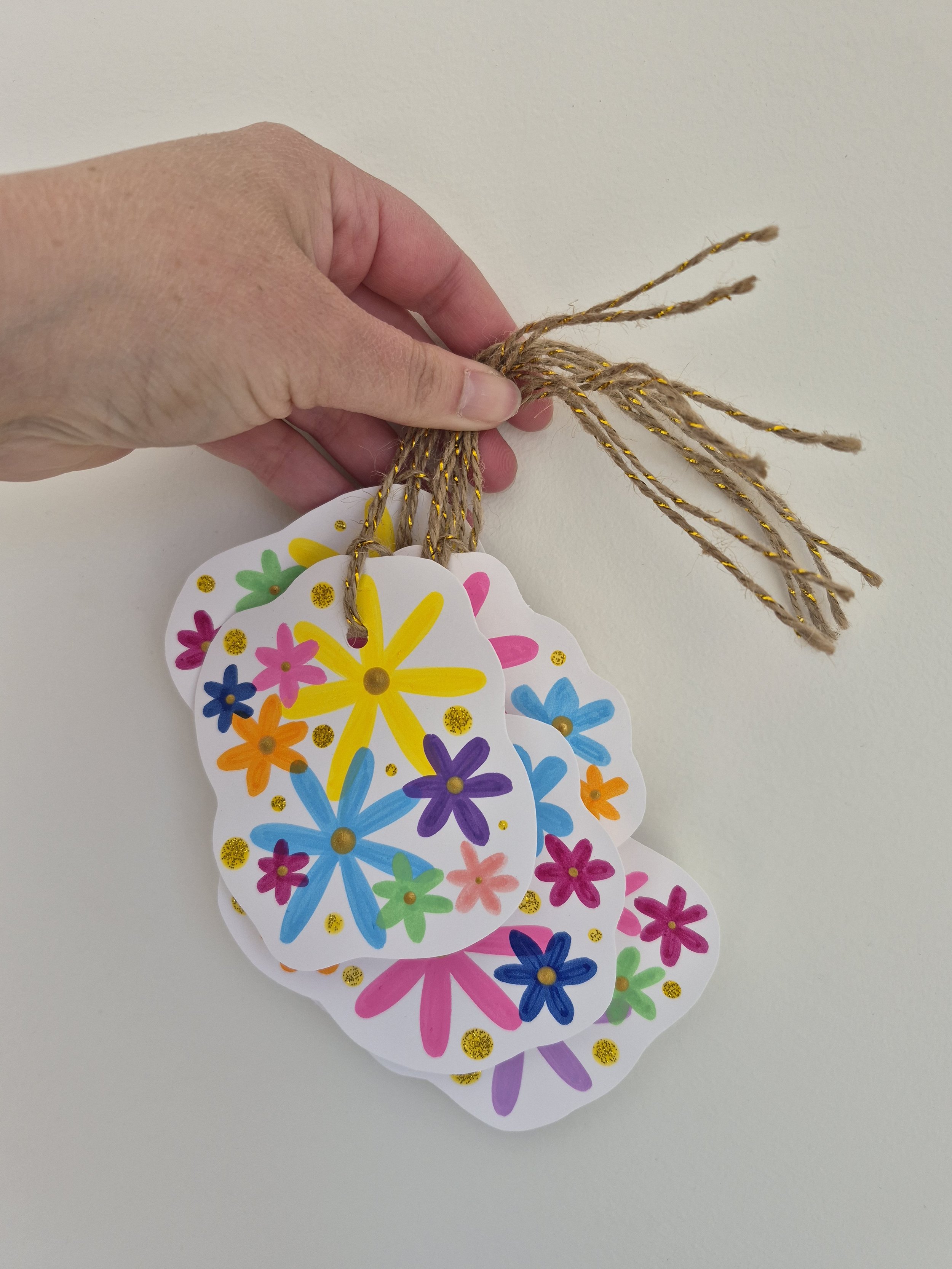5 x MIXED FLORALS TAGS