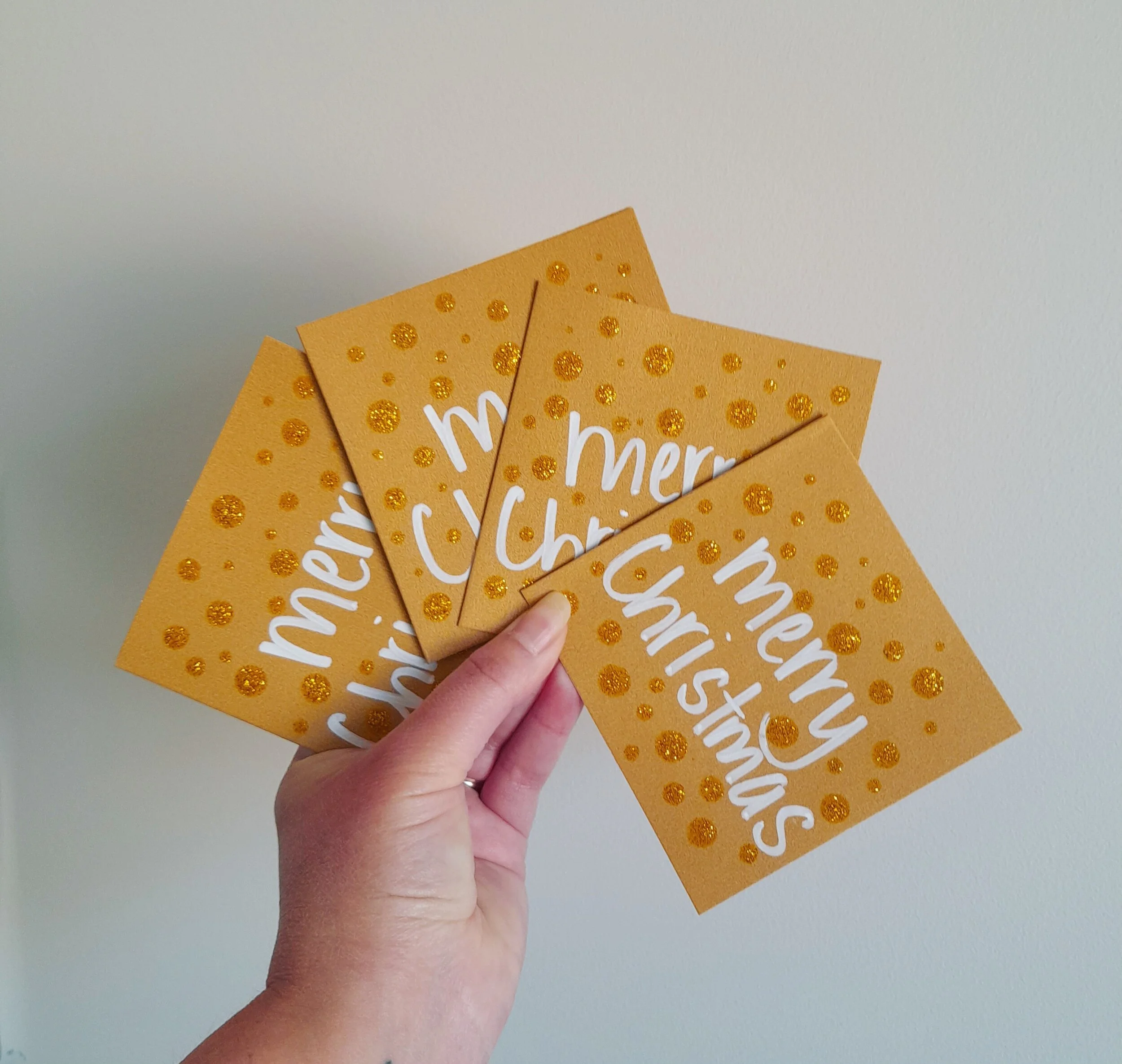 4 x MEDIUM GOLD CARDS