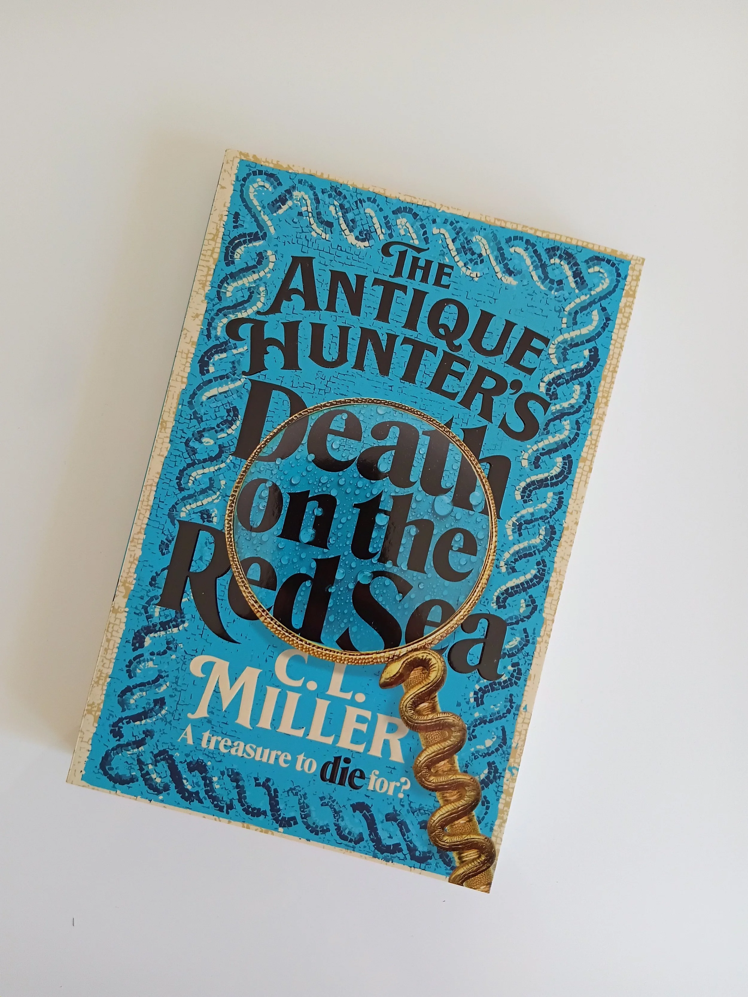 THE ANTIQUE HUNTERS Death on the Red Sea (BOOK 2) - LIKE NEW