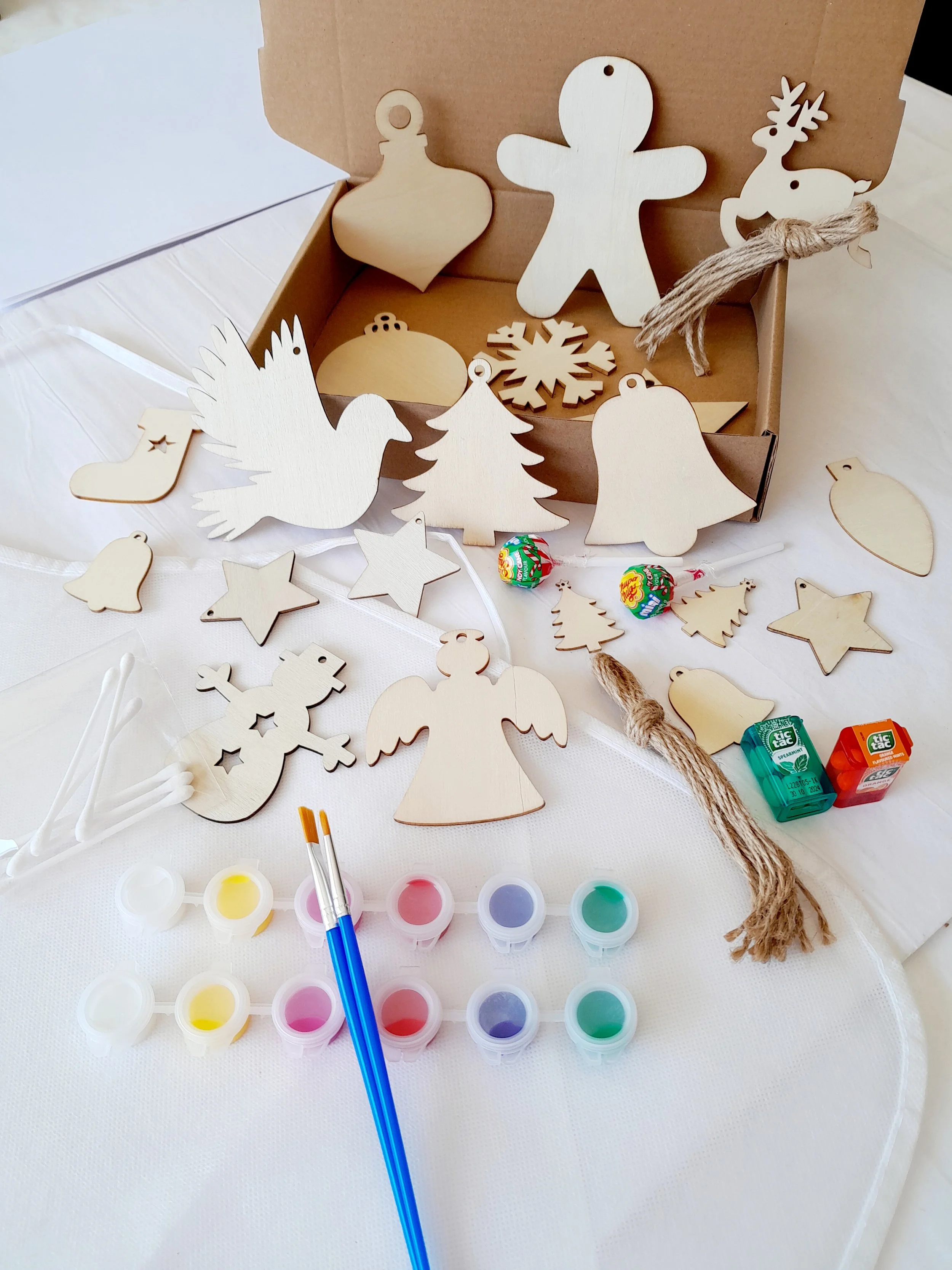 LITTLE ARTIST - LARGE CHRISTMAS DECORATION BOX