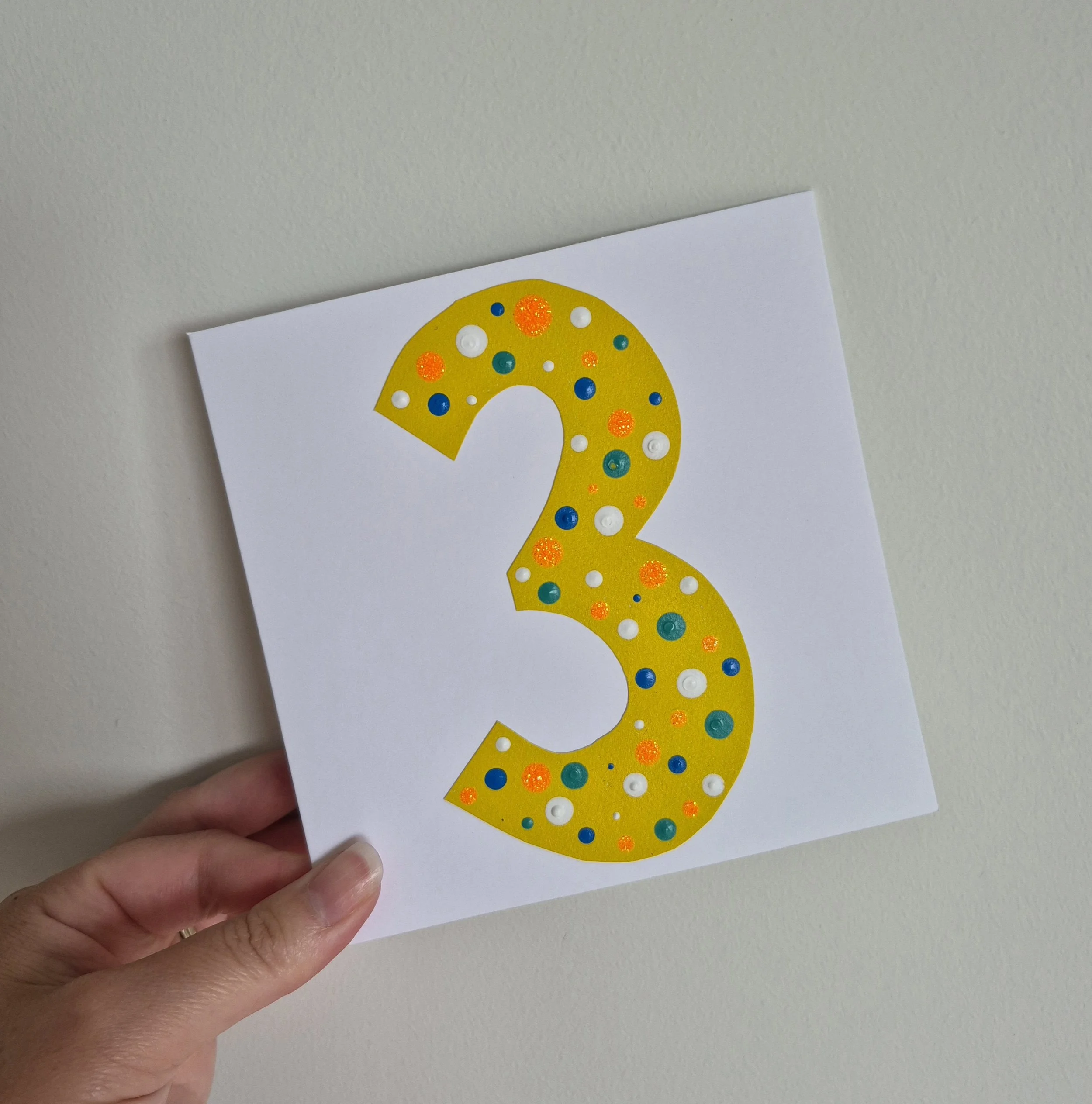 NUMBER CARD 3 - YELLOW
