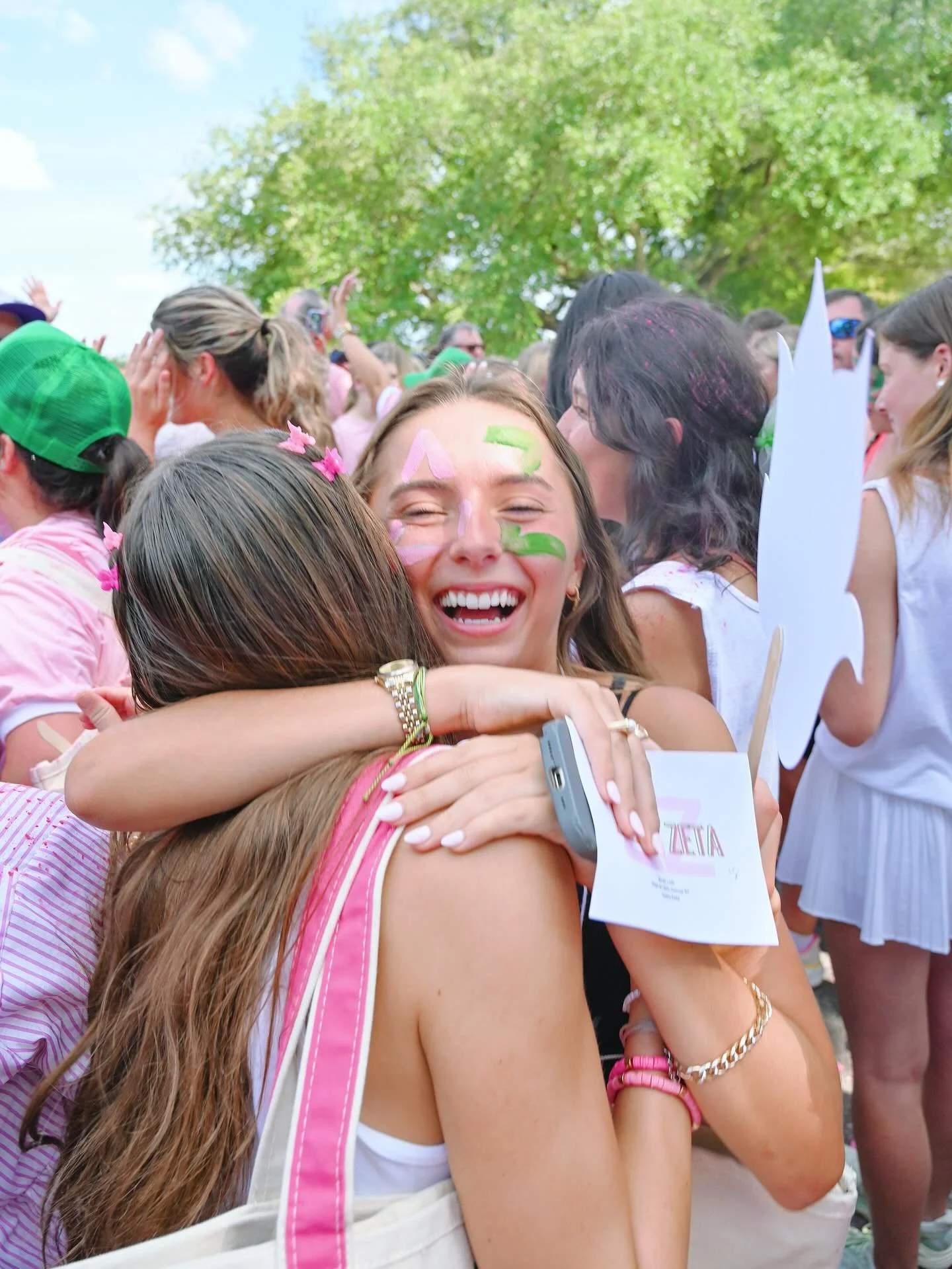 PINK ON A DIFFERENT GREEN!!! 🌸⛳️

We are SO EXCITED to have 136 new baby turtles join our sweet sisterhood! WELCOME HOME!!! 

#lsudz #dz #deltazetalsu #deltazeta #lsurush