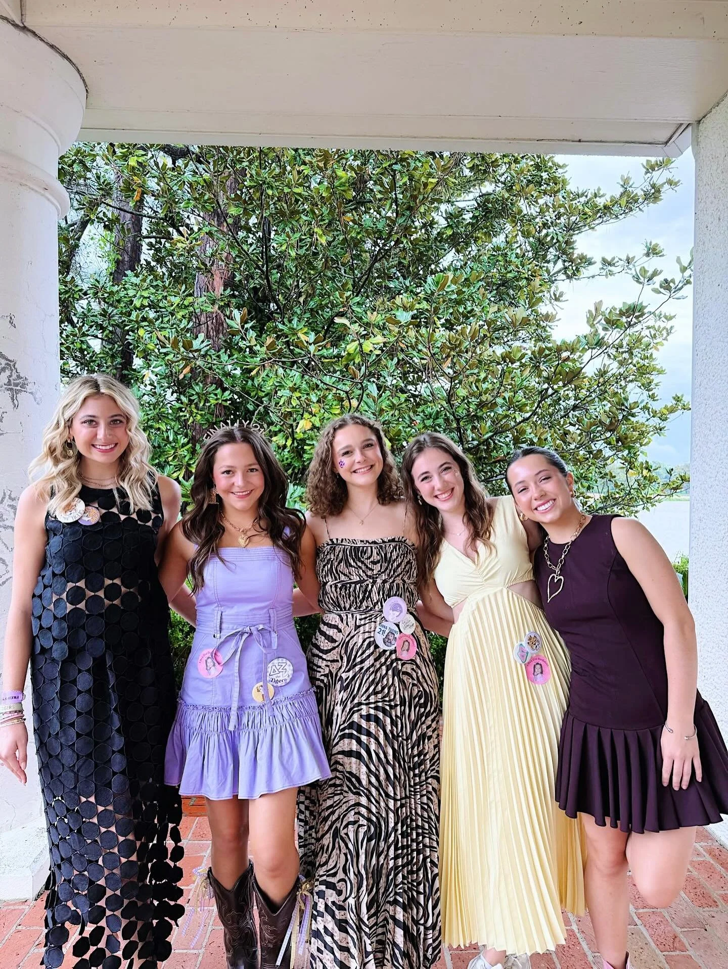 Win or lose, rain or shine, we sure do love our Tigers🐅😊

#dz #lsudz #deltazeta #lsu