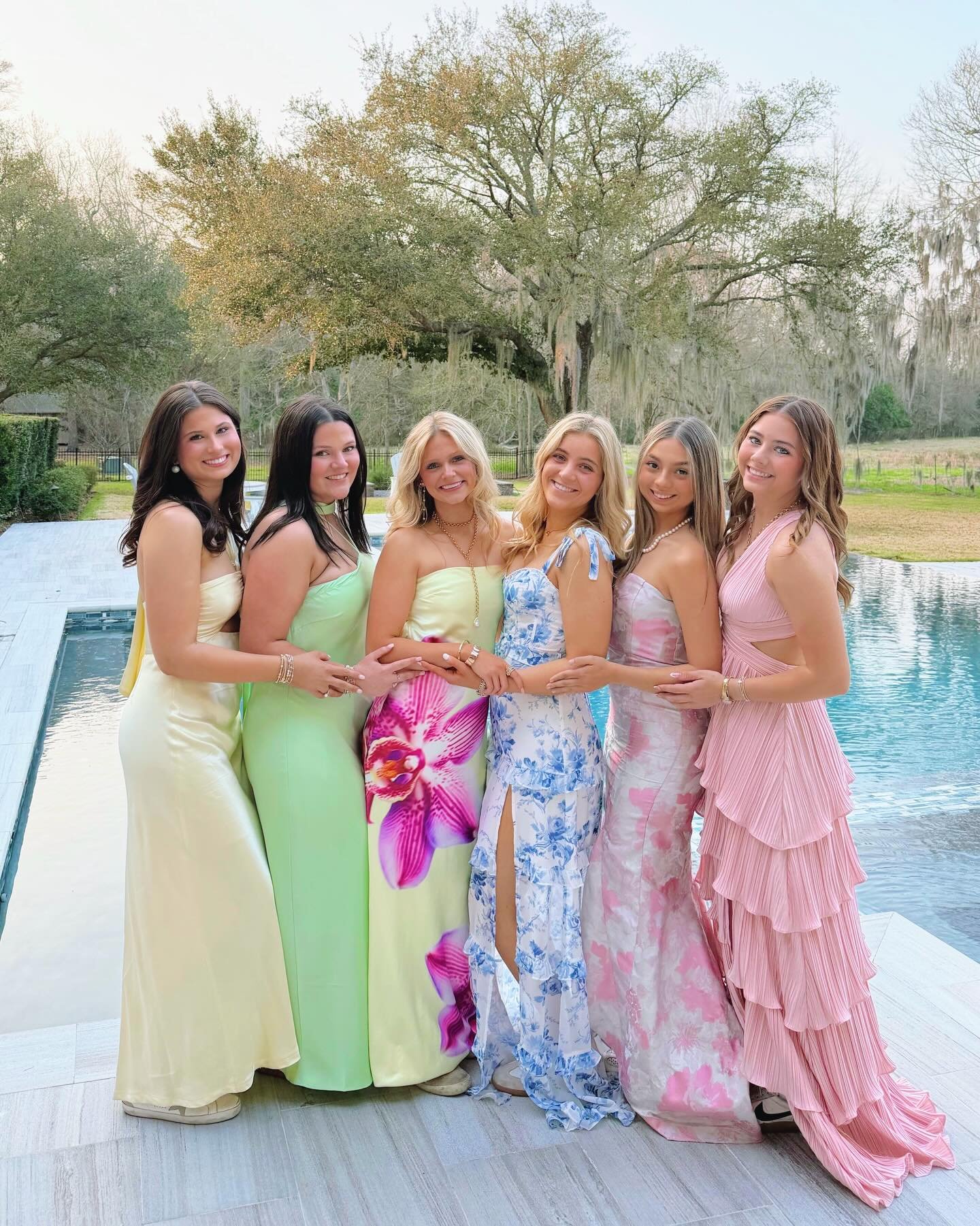 PASTELS &amp; PEARLS!! 🩷🧡💛💚🩵🤍

#deltazeta #dzlsu #lsu #DKZ #formal