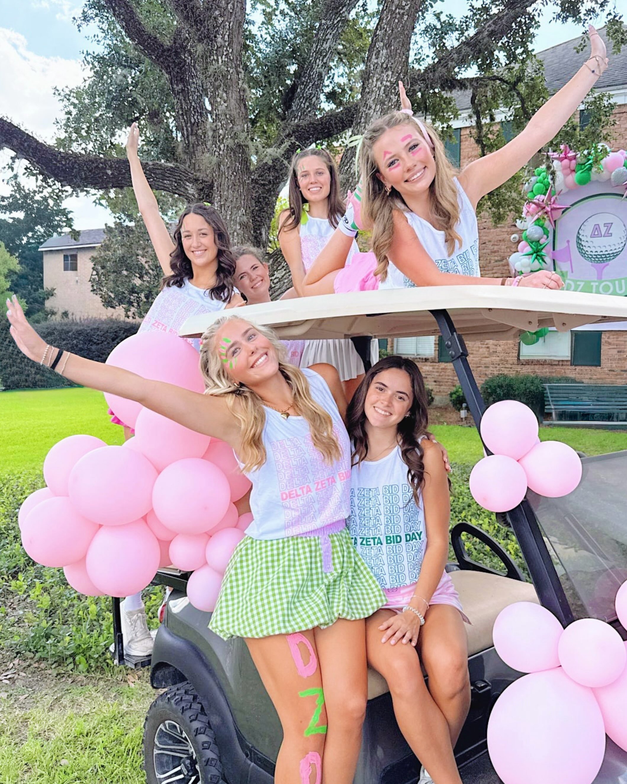 2026 Delta Zeta National Awards! 💚🩷

We are beyond honored and excited to have been recognized nationally for the following awards:
-Crest Award (Chapter Award)
-Community Impact Through Philanthropy (Chapter Award) 
-Community Impact Through Servi