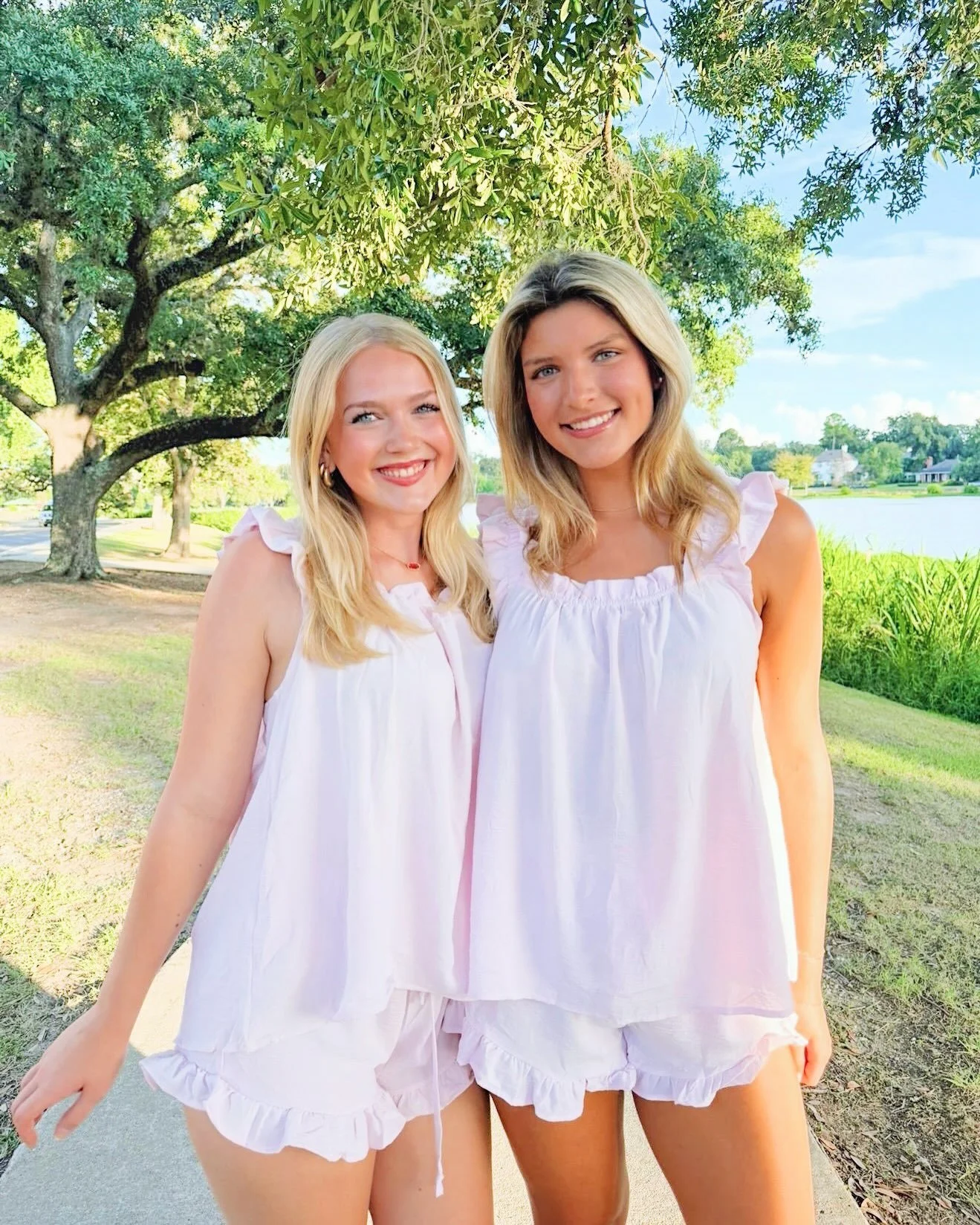 LOVE YOU SO BIG!!!💝👯&zwj;♀️🌟

Our hearts and families are so full!! We could not be more excited to watch these friendships grow! Here&rsquo;s to the memories, laughter, and joy ahead!!

#deltazeta #dz #DKZ #biglittle #biglittlereveal