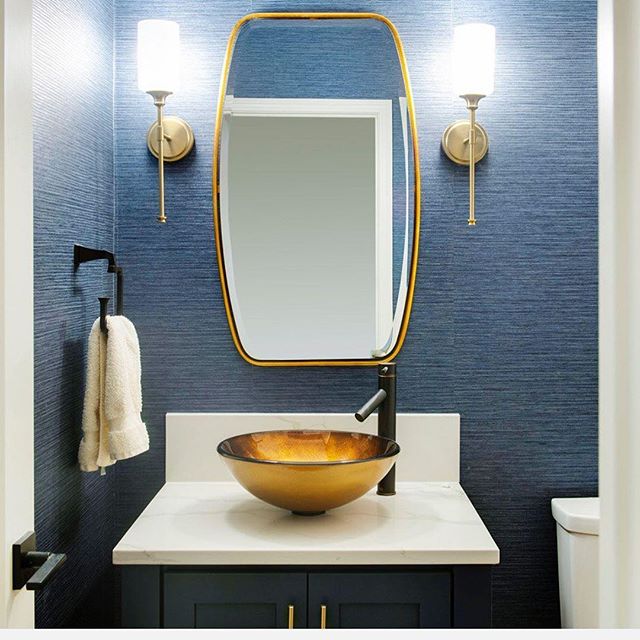 Oh navy grasscloth you get me every time๐
Design @hqdesignbuild
#notyourgrandmaswallpaper #grasscloth #grassclothwallpaper #lovewallpaper #wallpaperlove #wallpaperisthenewblack #luxurywallpaper #designerwallpaper #wallpaperinspo #wallpaperdesign #wallpaperdecor #wallpapershabby #smmakelifebeautiful #wallpaperwednesday #interior123 #interior_design #interiorsinspo #instadecor #designinspo #designinspiration #powderroom #bathroomgoals #bathroomdesign #bathroomdecor #bathroominspo #bathroomsofinstagram #pacificdesignswallpaper #pacificdesignsgrasscloth #interior4all #bhghome