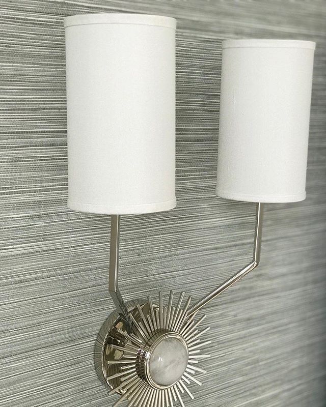 Monday obsession!
Design @curlywillowinteriors
#notyourgandmaswallpaper #grasscloth #grassclothwallpaper #lovewallpaper #wallpaperlove #wallpaperisthenewblack #luxurywallpaper #designerwallpaper #wallpaperinspo #wallpapergoals #wallpaperdesign #wallpapershabby #wallpaperdecor #interior123 #interior_design #interiorsinspo #interiorstyling #designinspo #designinspiration #smmakelifebeautiful #showmeyourstyled #pursuepretty #bhghome #masterbedroom #pacificdesignsgrasscloth #pacificdesignswallpaper #doingneutralright #bedroomdecor #bedroomdesign #bedroominspo