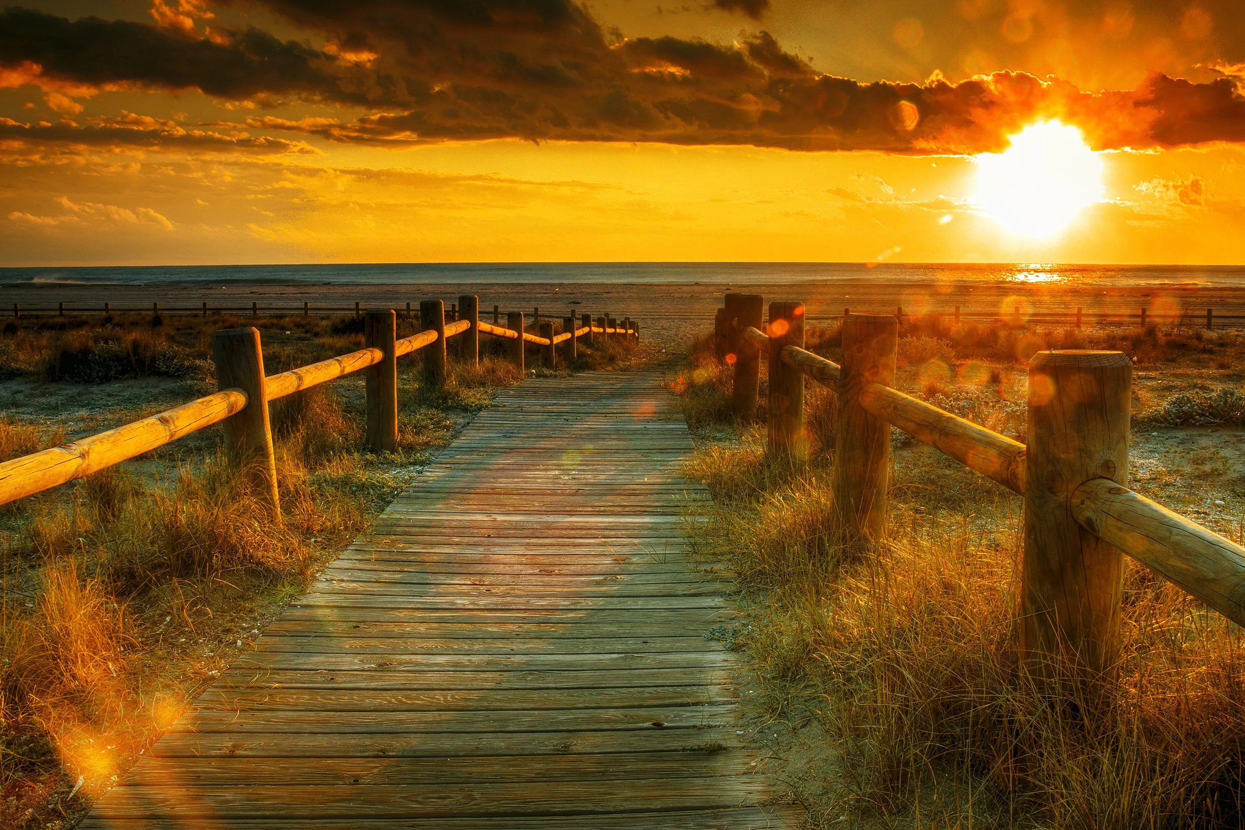 Walkway to beach.jpg