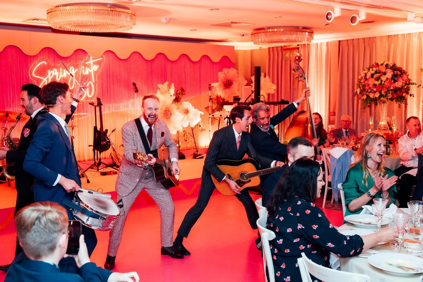 A party isn&rsquo;t a party without a soundtrack &mdash; and this one didn't disappoint 🎵🎷⁠
⁠
⁠
⁠
⁠
Set design: @s2eventsltd⁠
Florals: @artistically_twisted_london⁠
Photography: @mattporteous_weddings⁠
Videography: @teteatete_films⁠
Venue: @chewton