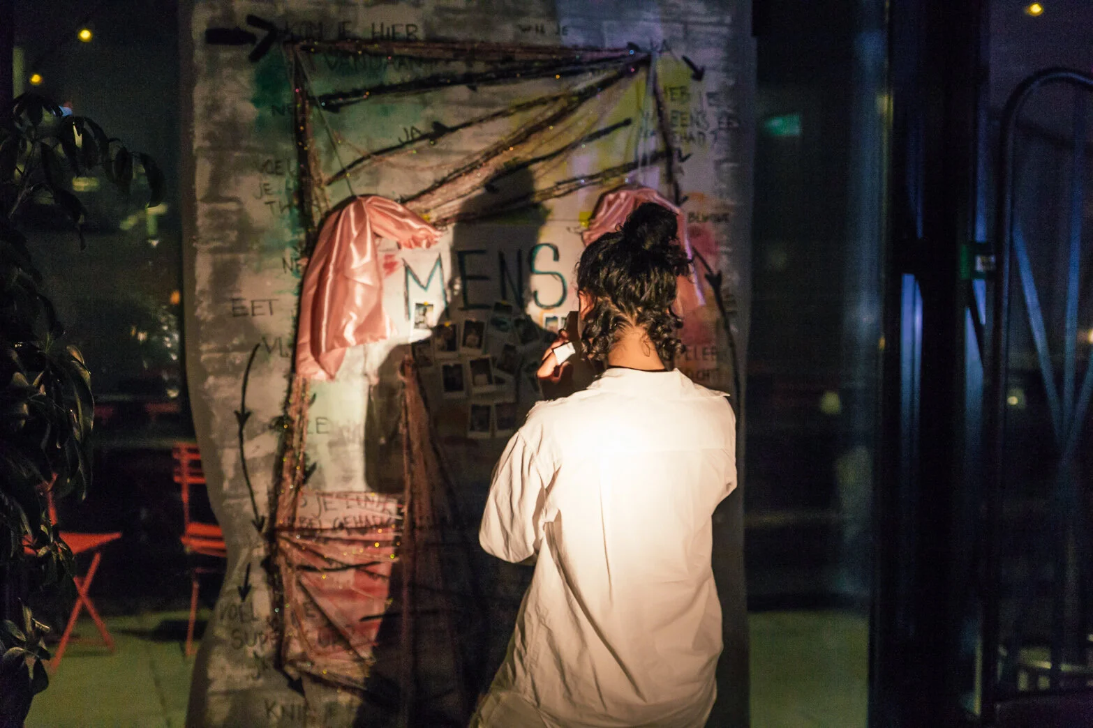 'gwoon mens' exhibition canvas
