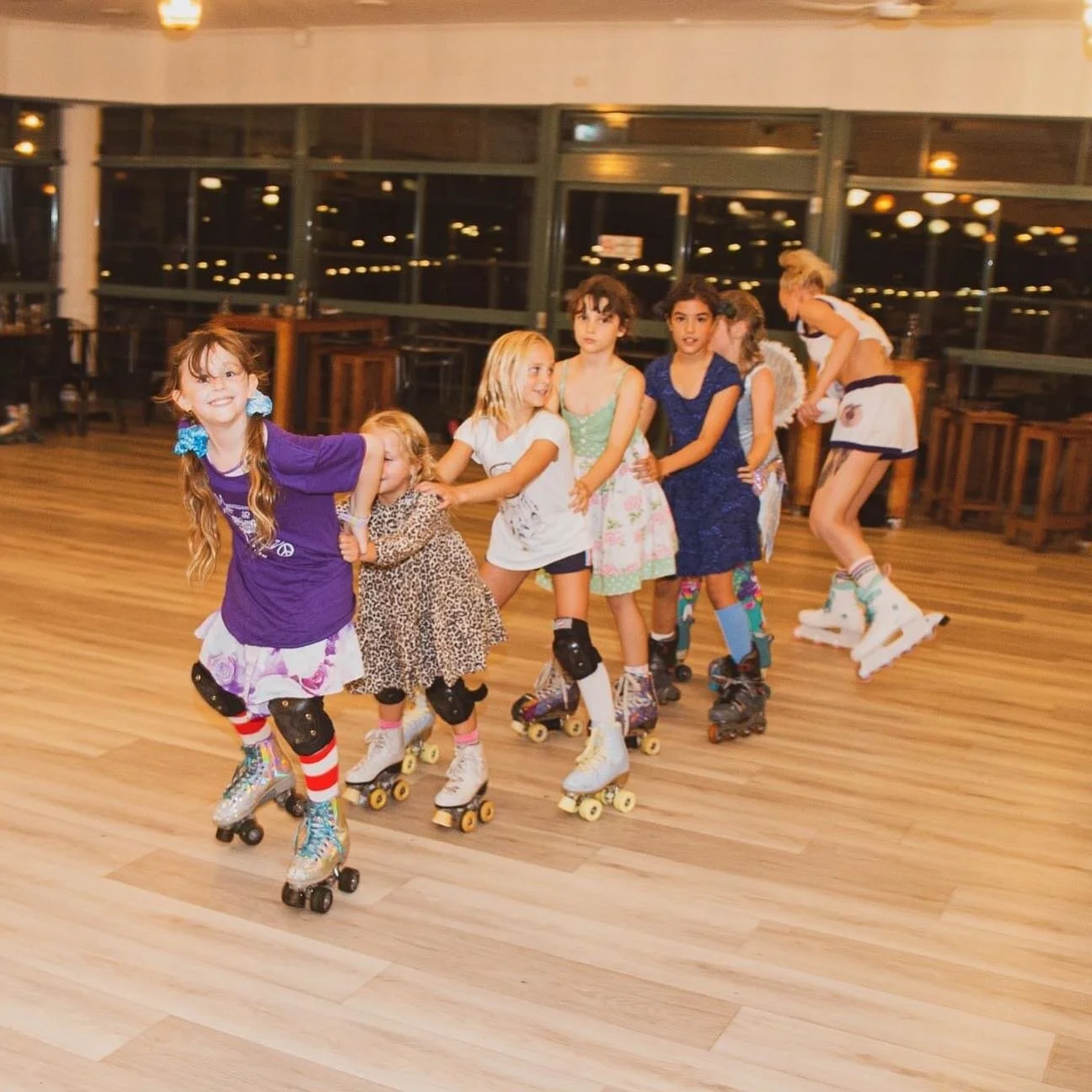 Next rollerdisco this friday @woolgoolgaperformingarts 🕺🏻🪩🛼💃🏻 #rollerdisco #rollerskate ticketlink in bio