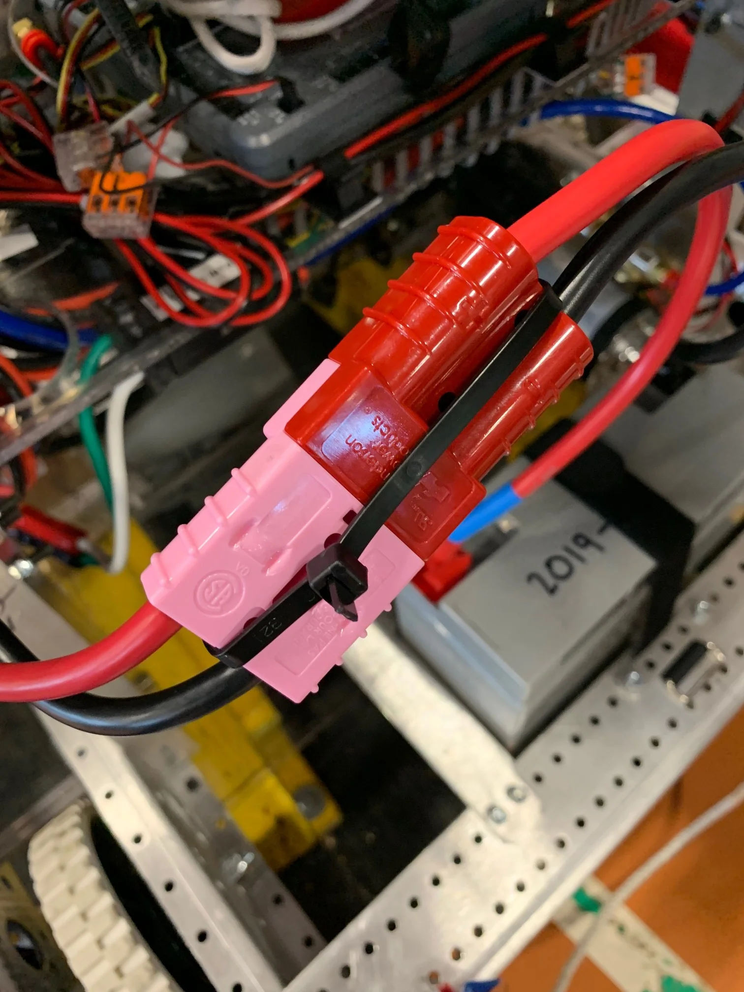Remember kids, always zip tie your battery connectors in competition!