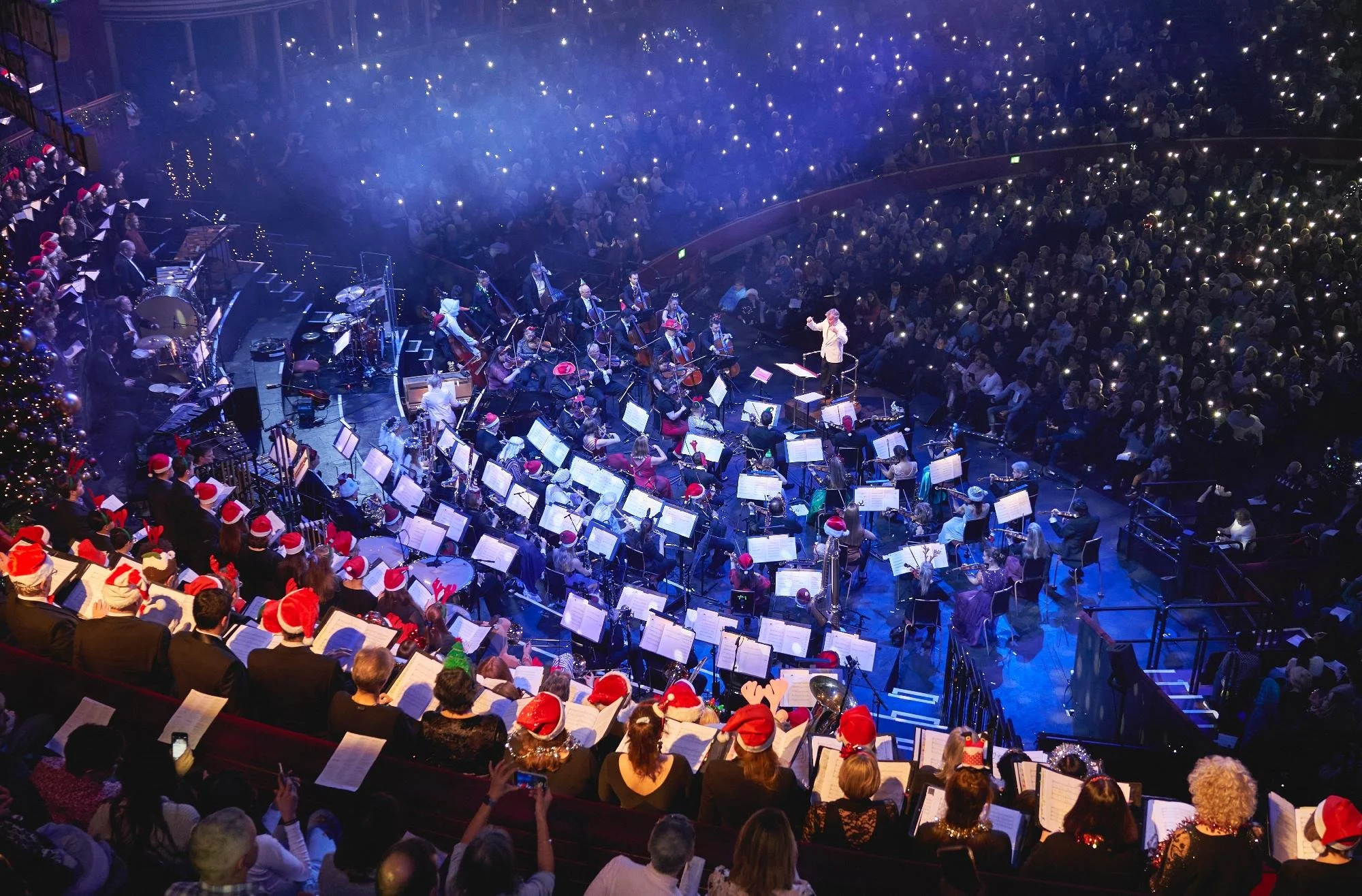 CHRISTMAS CAROLLING IN LONDON