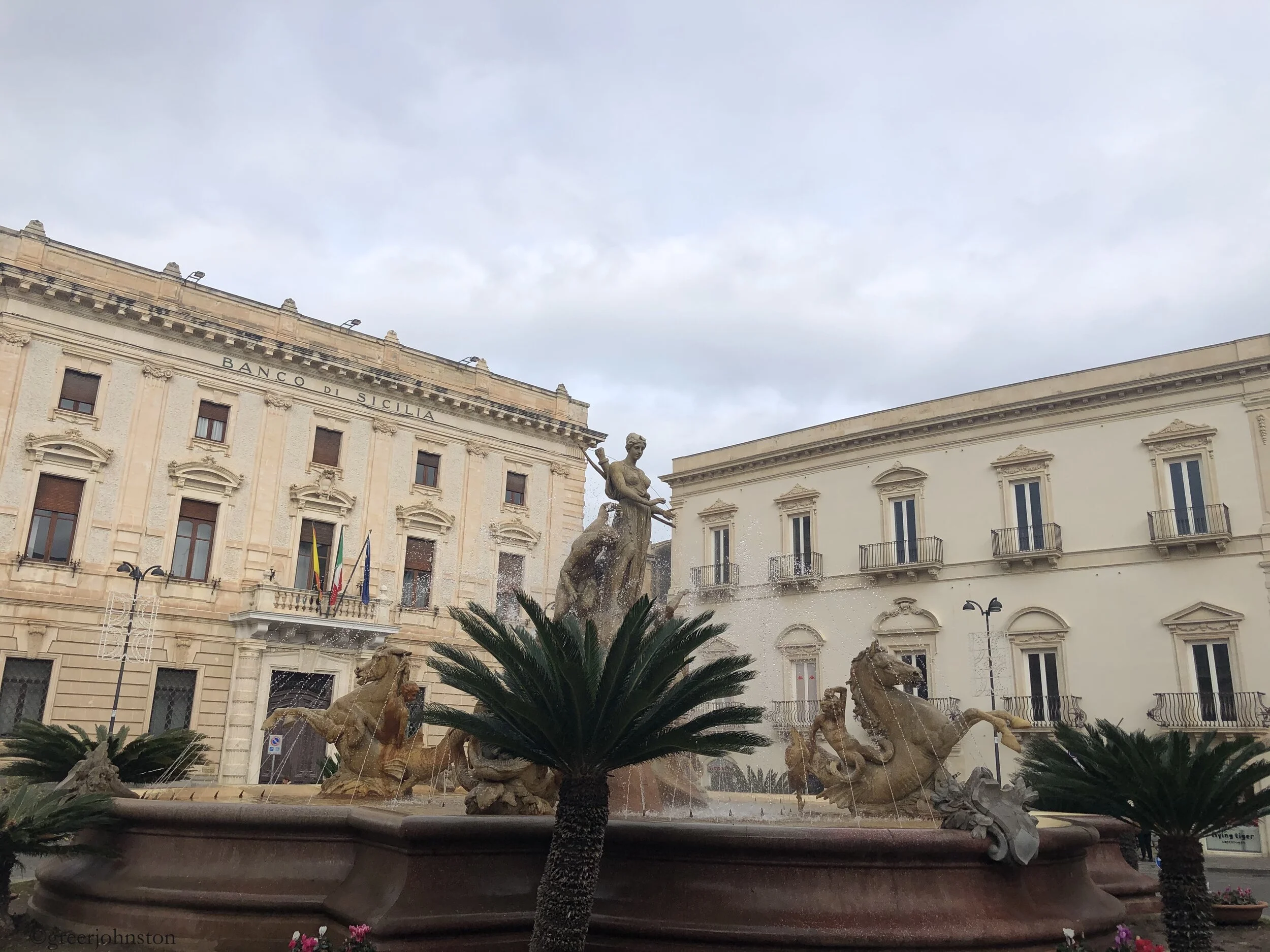 Piazza Archimede and the Fontana di Diana