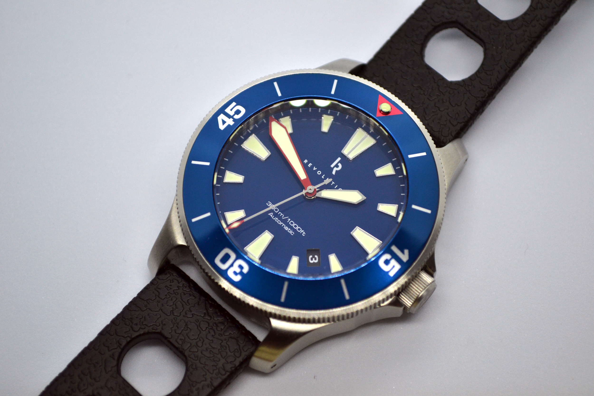 diver blue dial