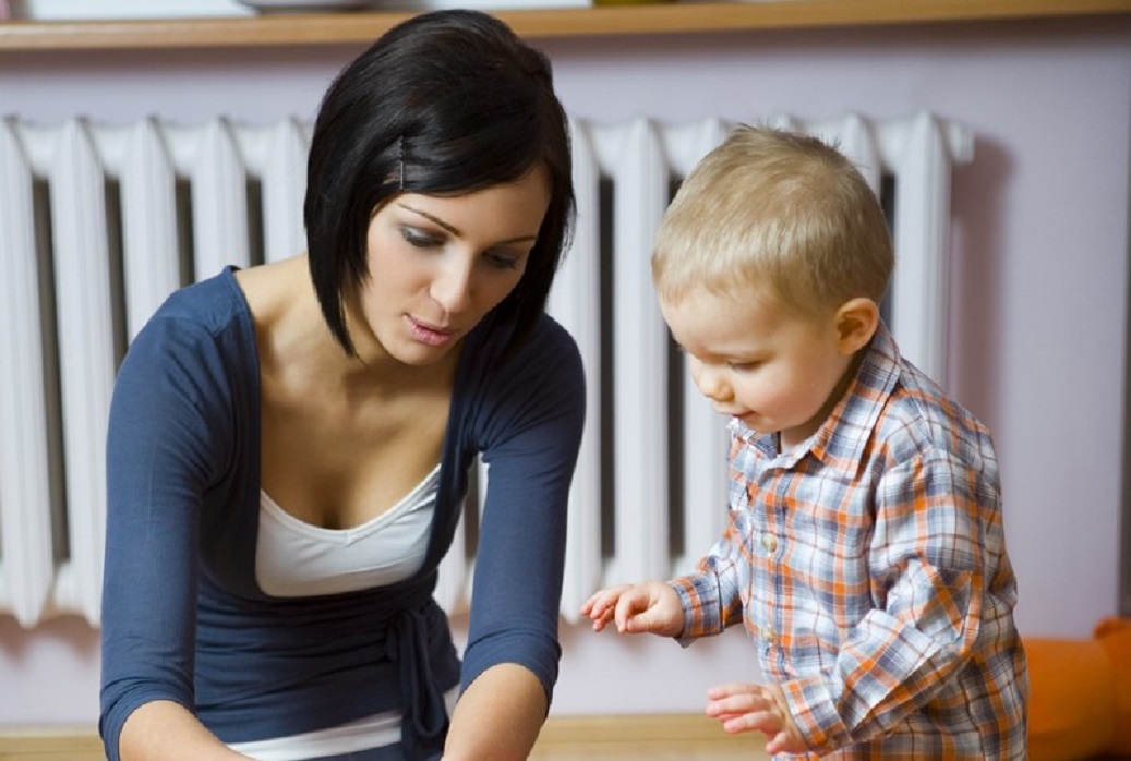 woman_toddler_Toys-e13362593029861.jpg