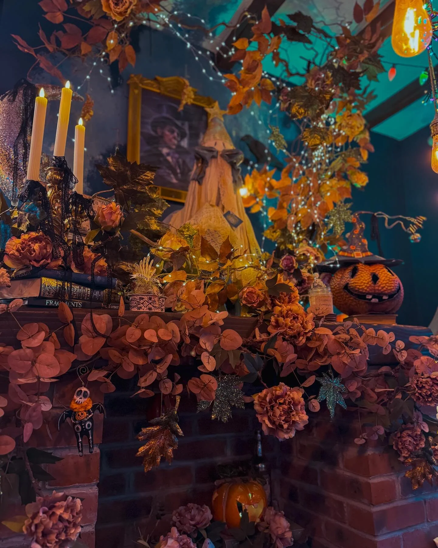 🎃When witches go riding, and black cats are seen, the moon laughs and whispers &lsquo;tis
near Halloween🎃
We have a spooky treat coming- make sure you sign up to the newsletter before the spookiest day of the year 🎃