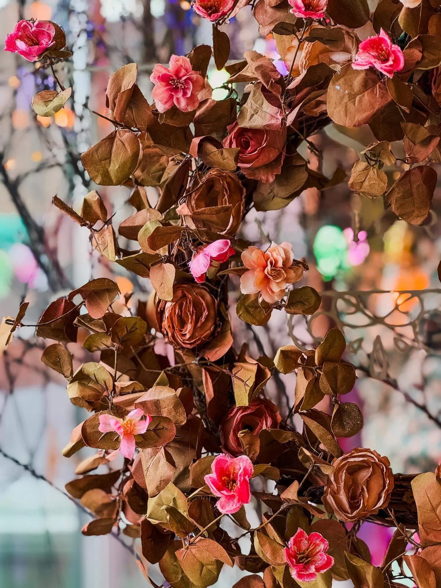 Today called for a new shop door wreath&hellip;Mother Mowse waved her wand and ta da! This beauty appeared ✨🌸