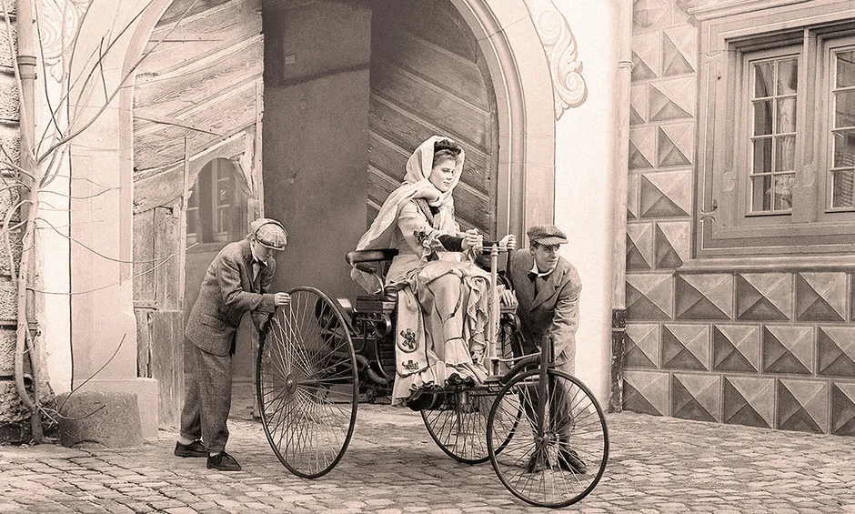 bertha_benz_conduciendo_el_benz_patent_motorwagen_821_940x565.jpg