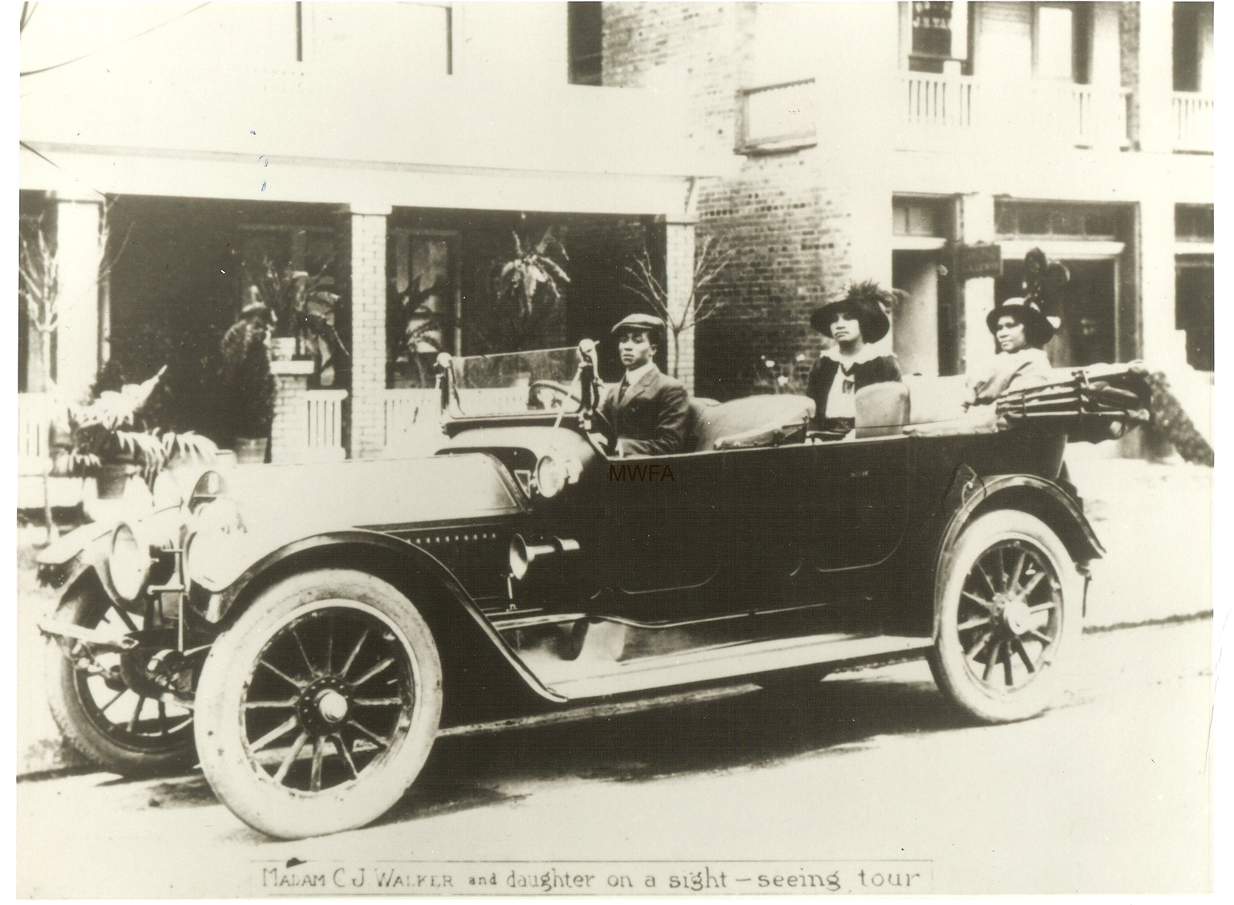 Madam C.J. Walker and her daughter, image courtesy of Madam Walker Family Archives/A'Lelia Bundles