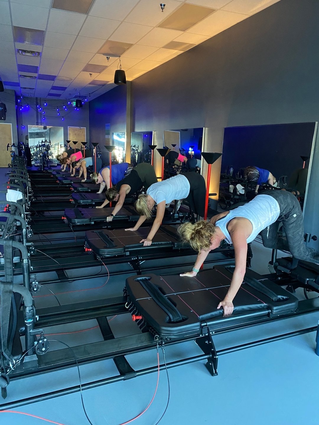 Embrace your freshly activated ✨ eclipse powers 🌑 💪🏼 at DriveTrain Fitness
​​​​​​​​
Get ready for a stellar workout TONIGHT in HYBRID ​​​​​​​​
⭐️ Blast through 75 minutes of high-energy Spin + Lagree, combining the best of both worlds for an out-o