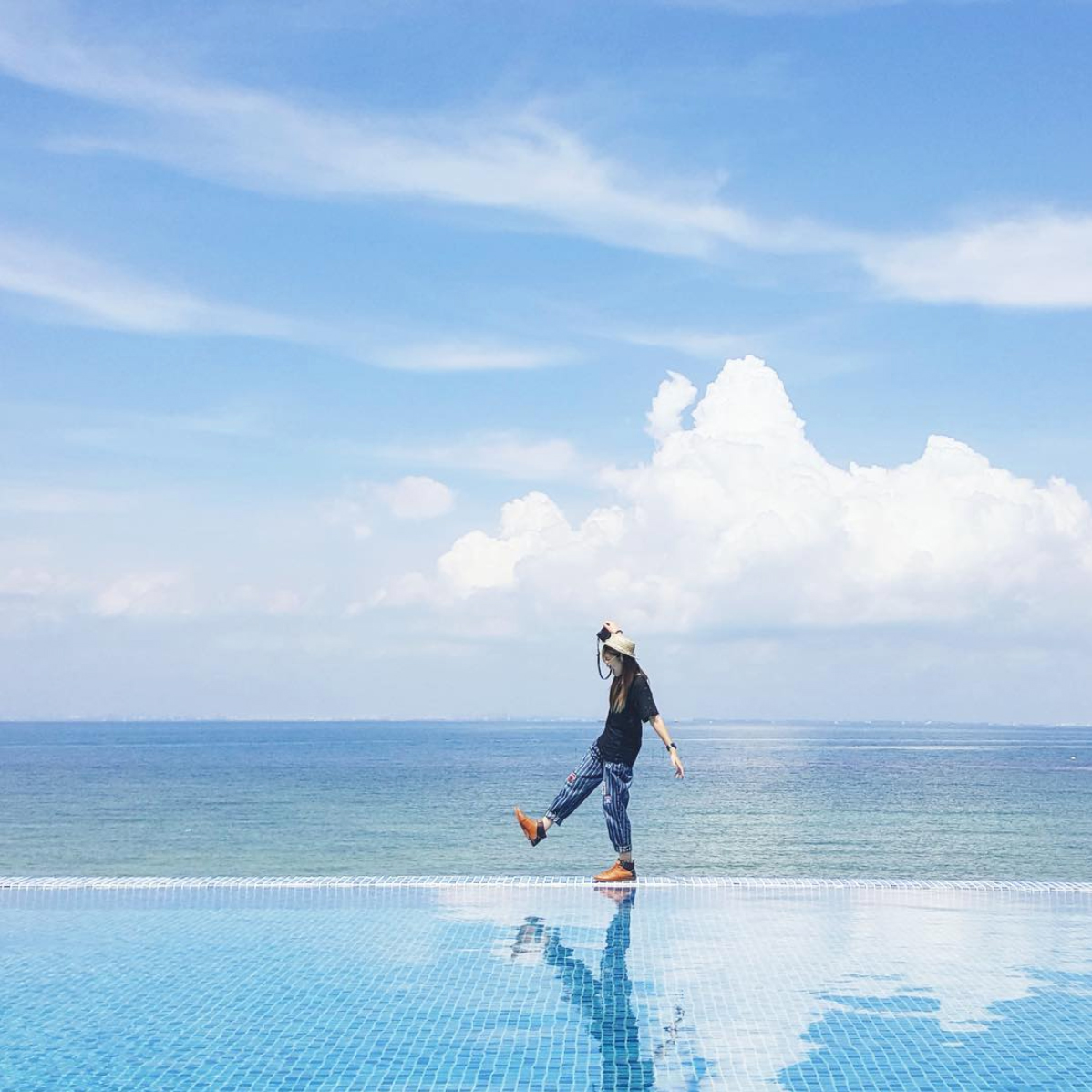 Pool-Side-Web.jpg