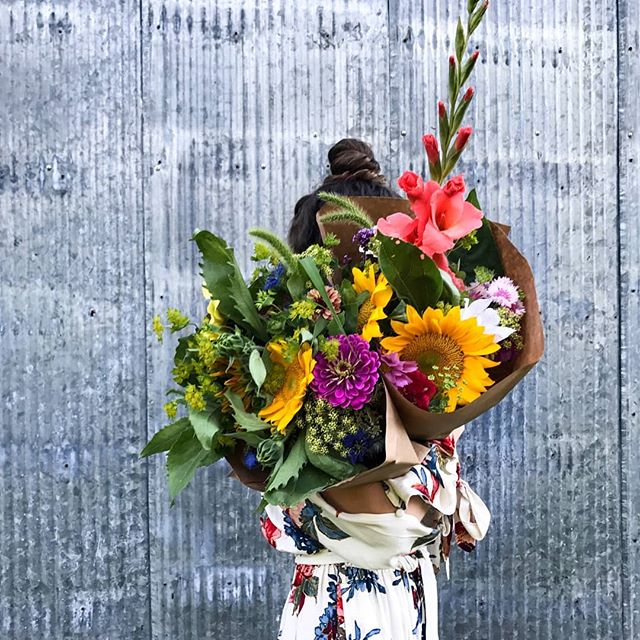 Summer bouquet's are ready for today's pop-up! Stop by from 3-5 today  @paintedhousetn in Cookeville for a mix of fresh flowers from the farm!