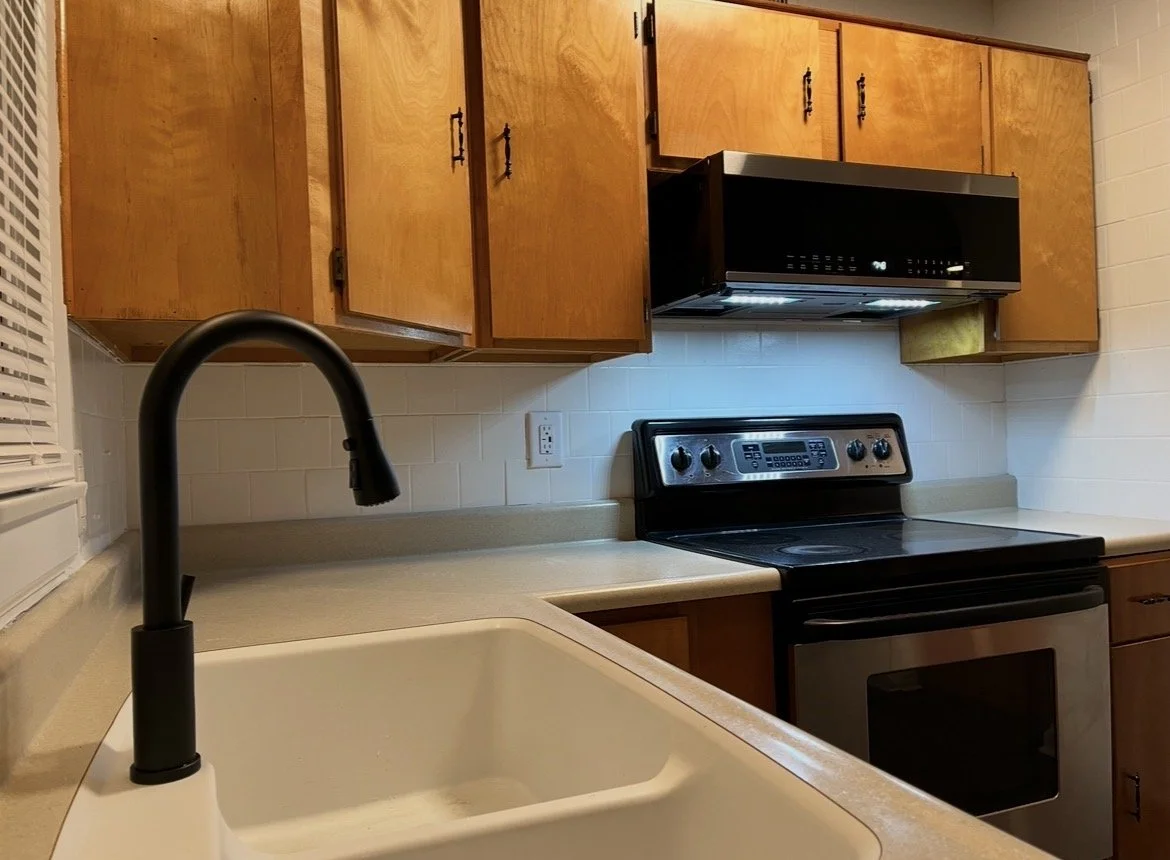 Kitchen 2.jpeg