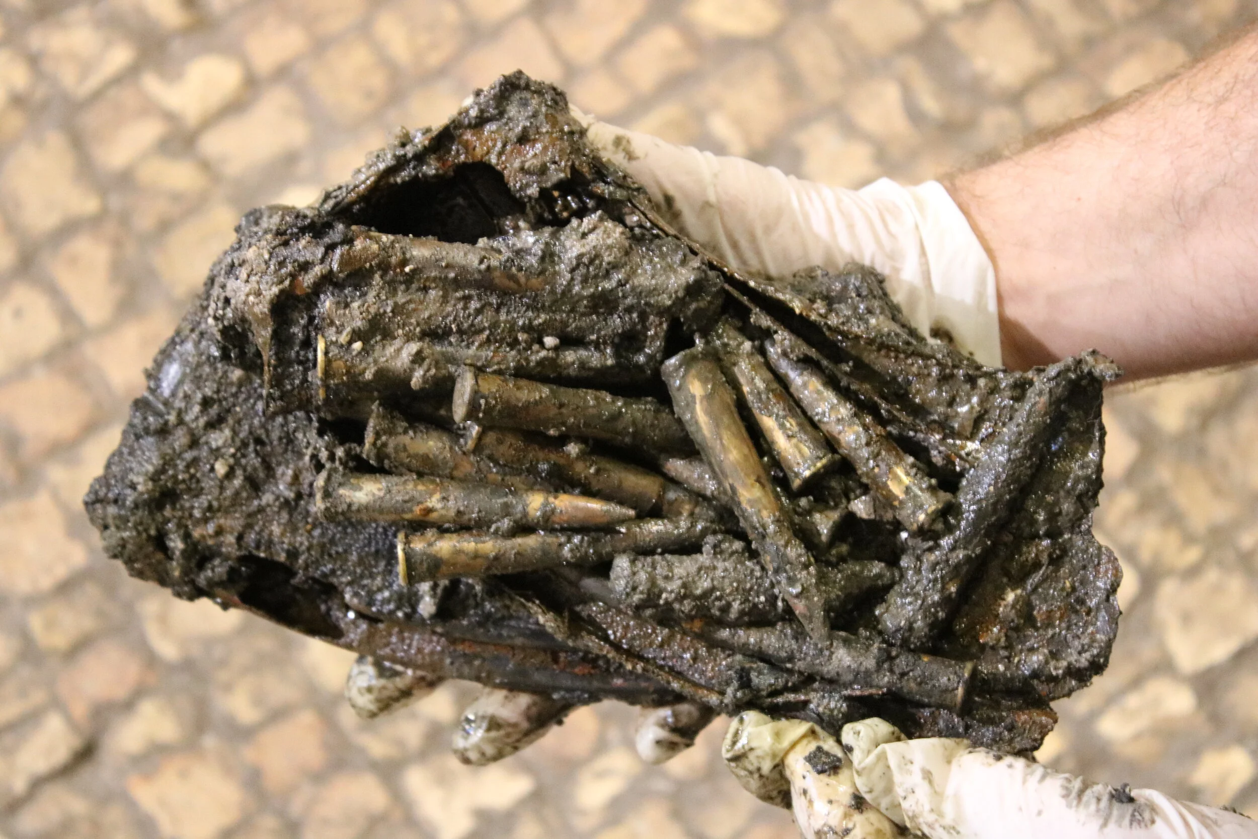 Jordanian Ammunition Stash from the Six Day War Discovered Today near the Western Wall